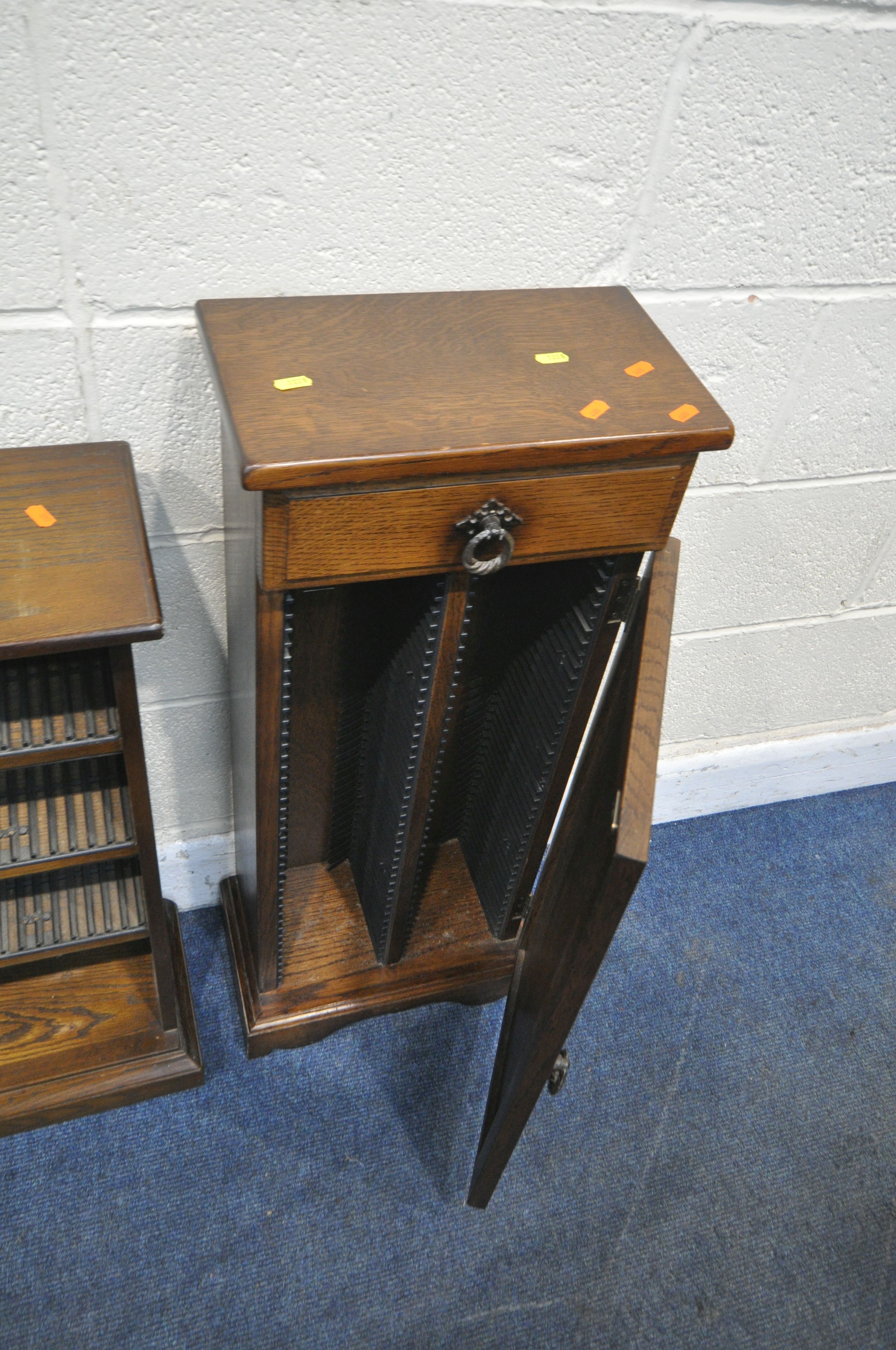 A SELECTION OF LATE 20TH CENTURY OAK OCCASIONAL FURNITURE, INCLUDING two cd racks, a wall hanging - Image 4 of 4