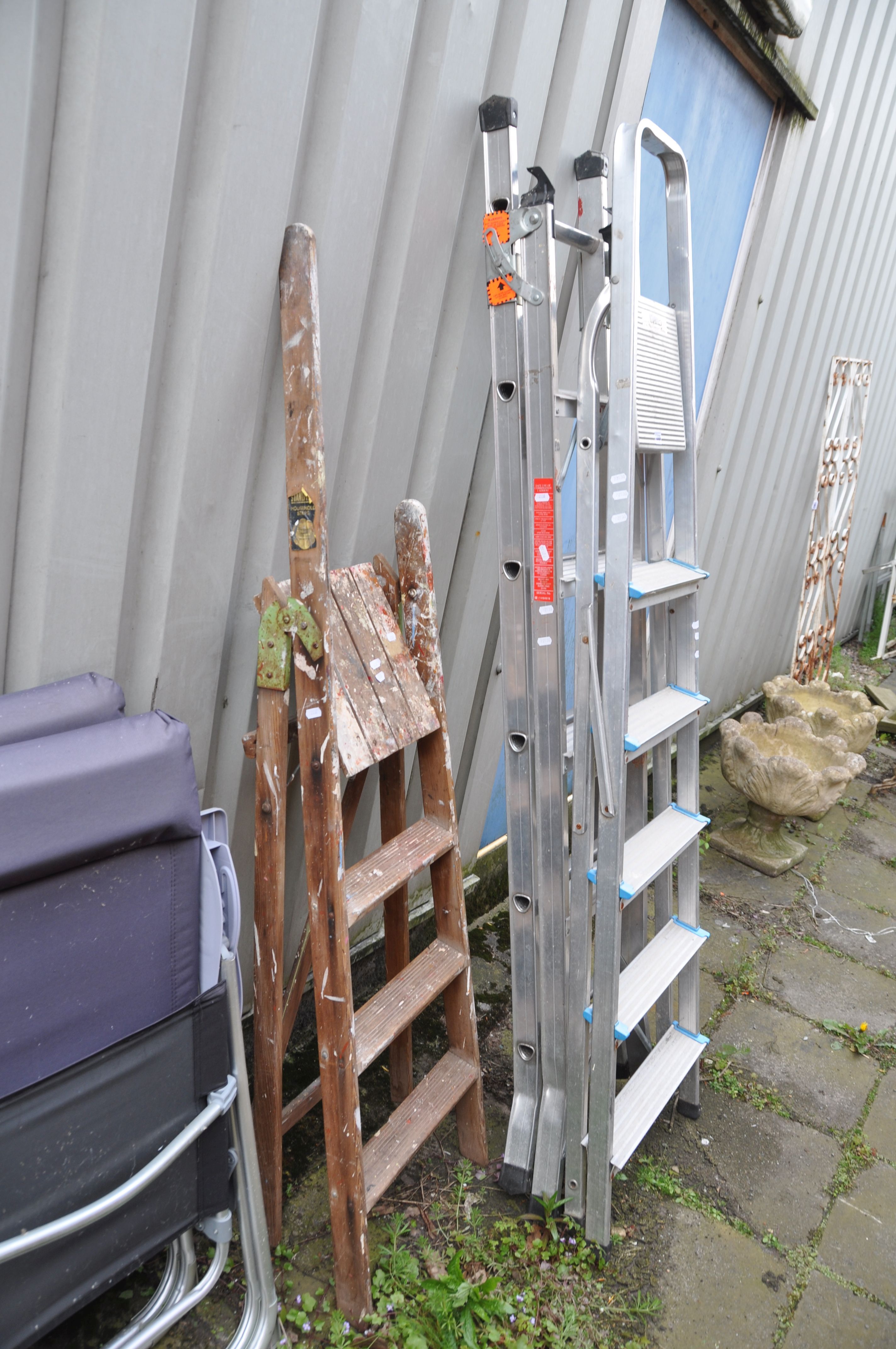 TWO ALUMINIUM STEP LADDERS a set of wooden step ladders and two pairs of folding garden chairs (7) - Image 4 of 4