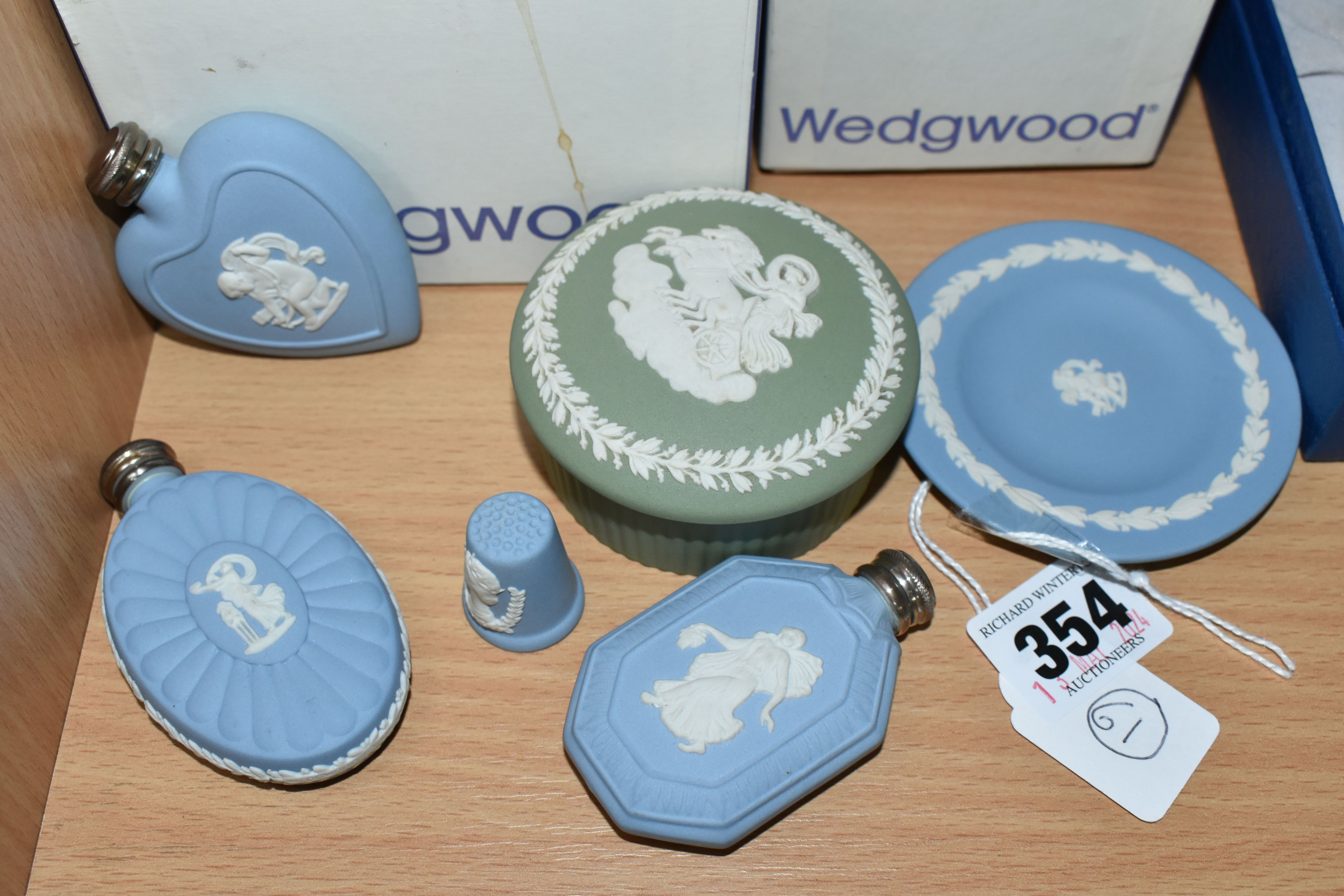 A GROUP OF WEDGWOOD JASPERWARE, ten pieces comprising two boxed vases, four scent bottles - of which - Image 3 of 4