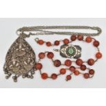 A SMALL ASSORTMENT OF JEWELLERY, to include a carnelian beaded necklace, approximate length 470mm, a