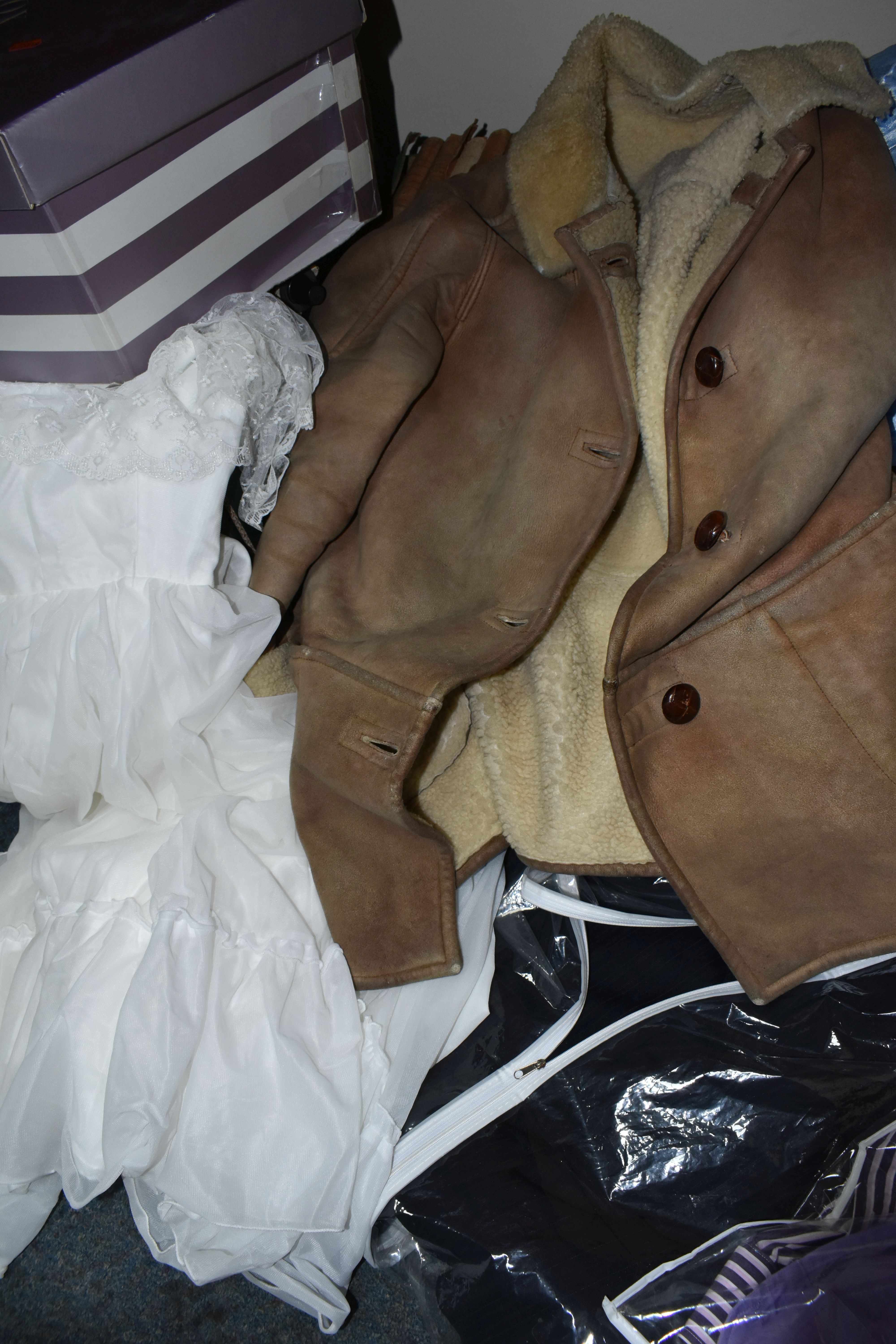 A BOX OF MIXED CLOTHES, TWO HATS, AND THREE LEATHER SUITCASES including a variety of men's and - Image 3 of 5