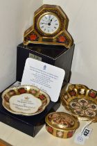 FOUR PIECES OF ROYAL CROWN DERBY 1128 'OLD IMARI' SOLID GOLD BAND ITEMS, comprising a twin handled