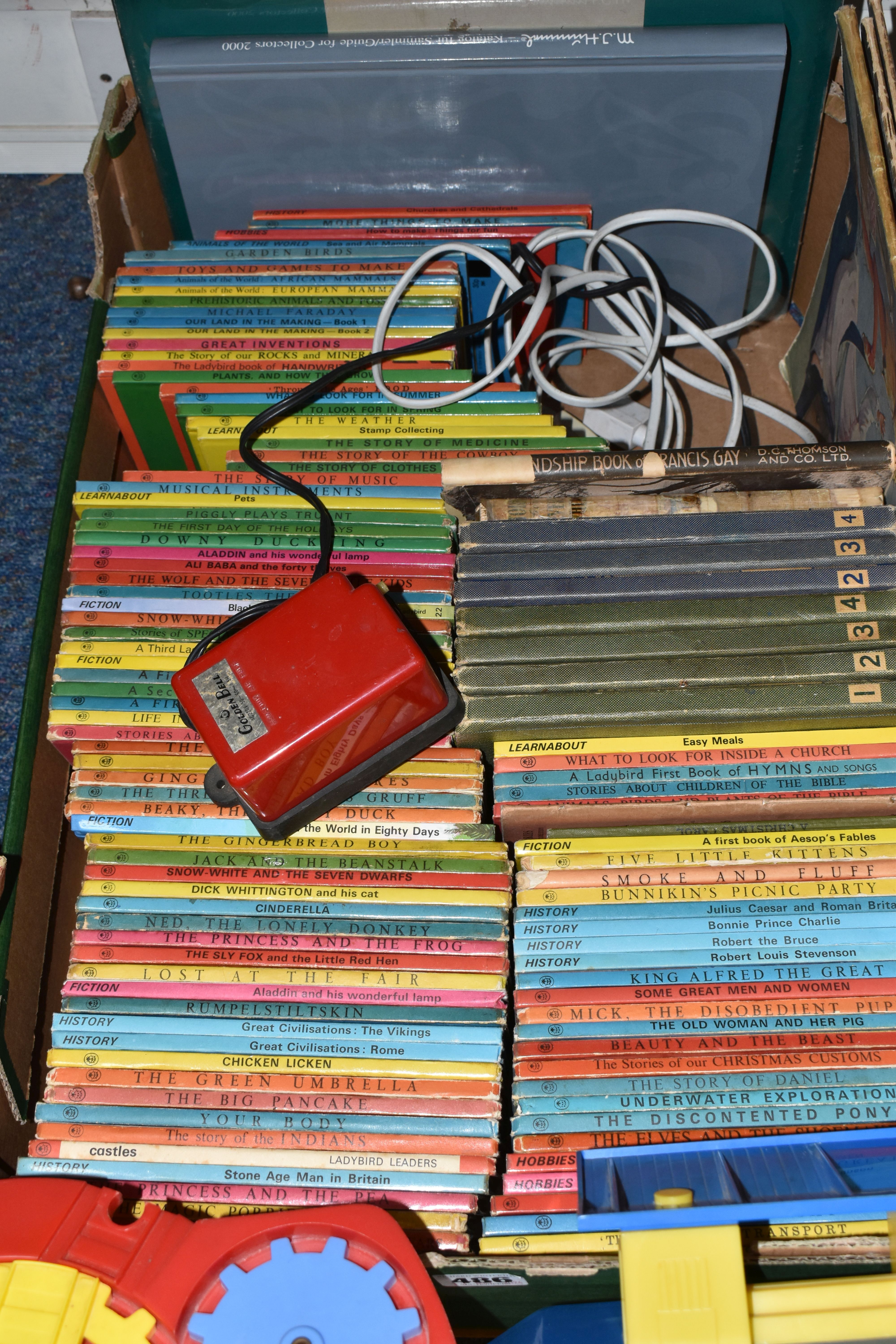 FOUR BOXES OF VINTAGE CHILDREN'S GAMES AND BOOKS AND A 1930s CORINTHIAN - Image 4 of 5