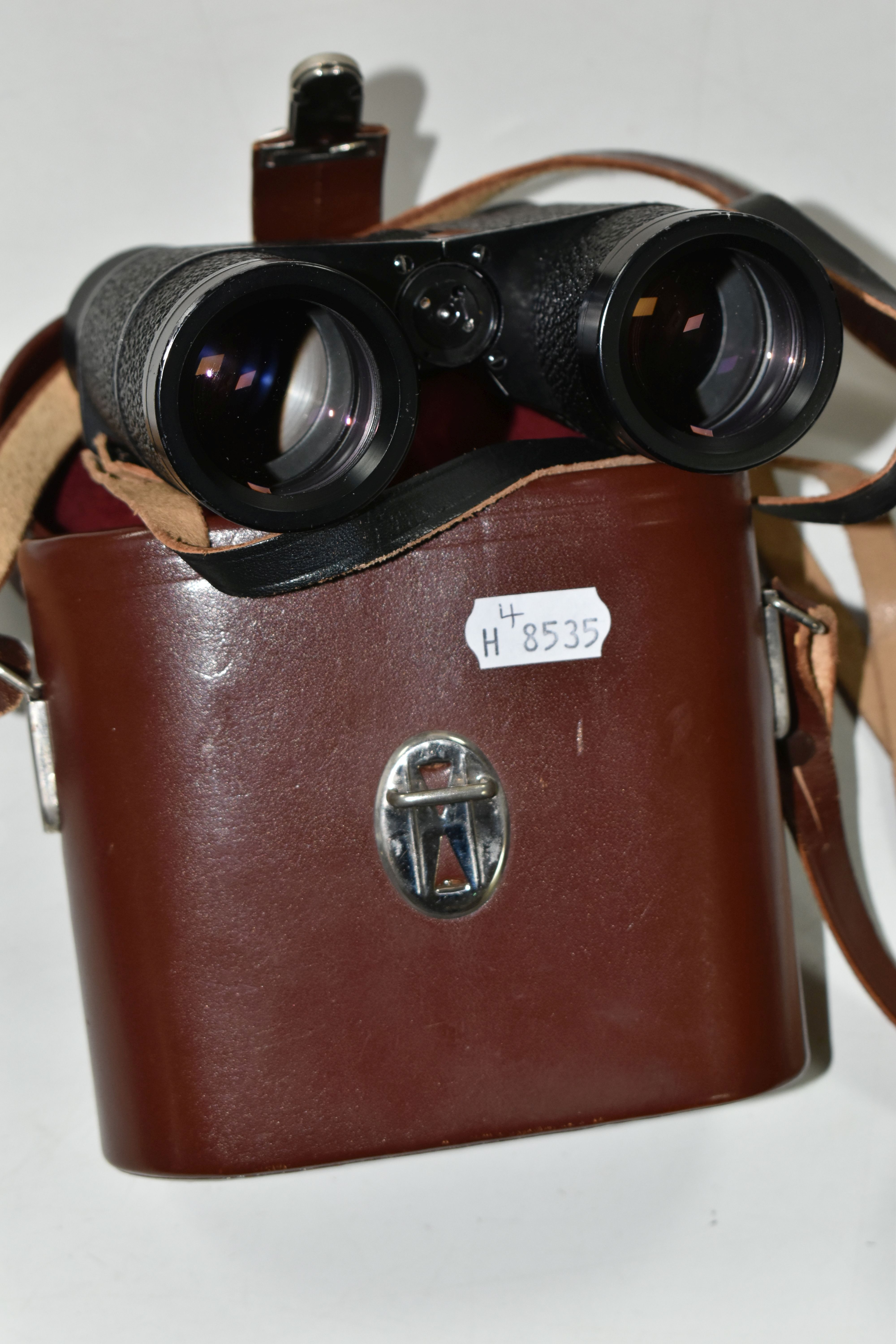 A PAIR OF CARL ZEISS NOTAREM 8X32 BINOCULARS WITH LEATHER CASE, Condition Report: internal optics - Image 3 of 4