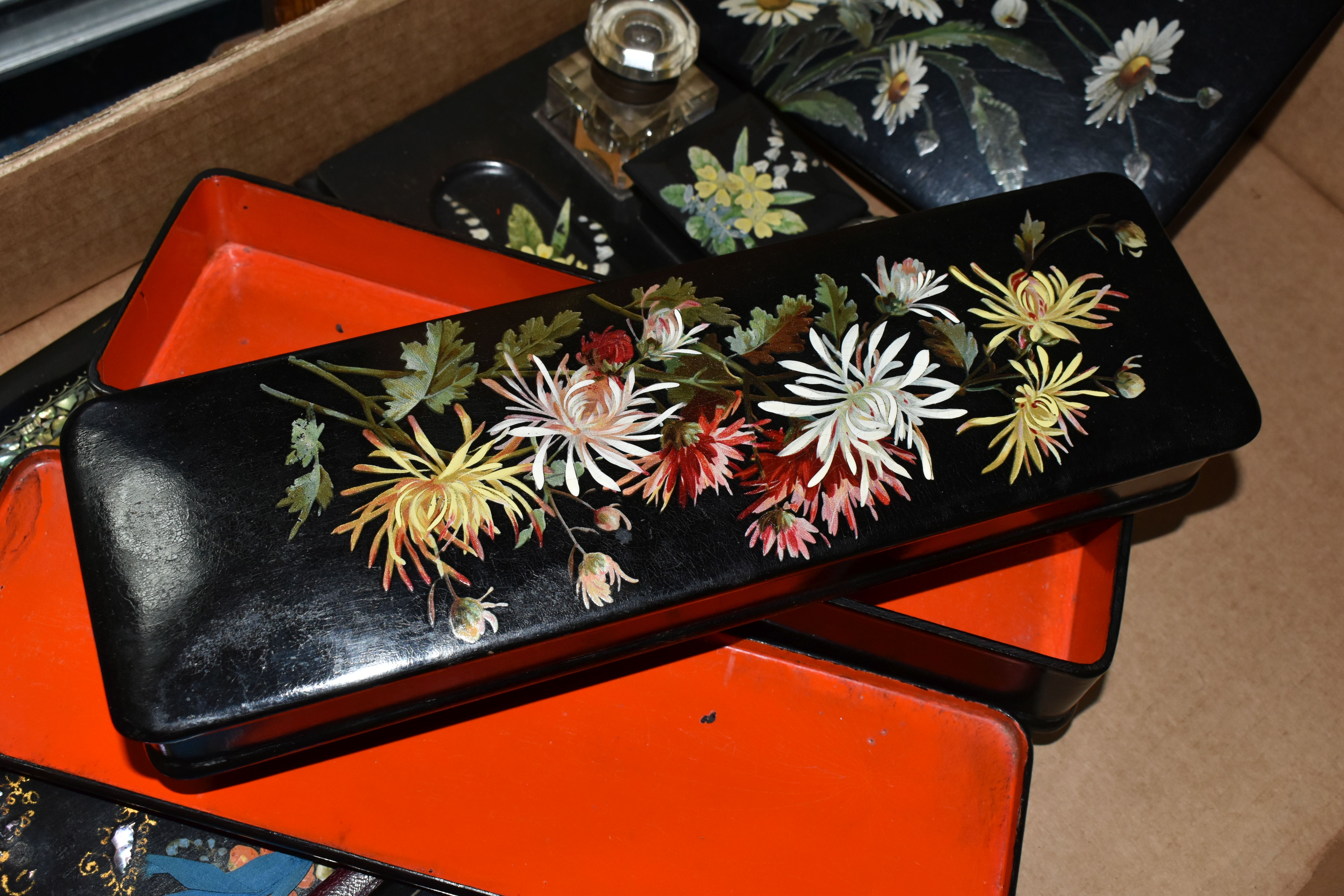 A BOX OF DECORATED PAPIER MACHE ITEMS, seven pieces to include blotters, glove boxes and a desk - Image 5 of 12