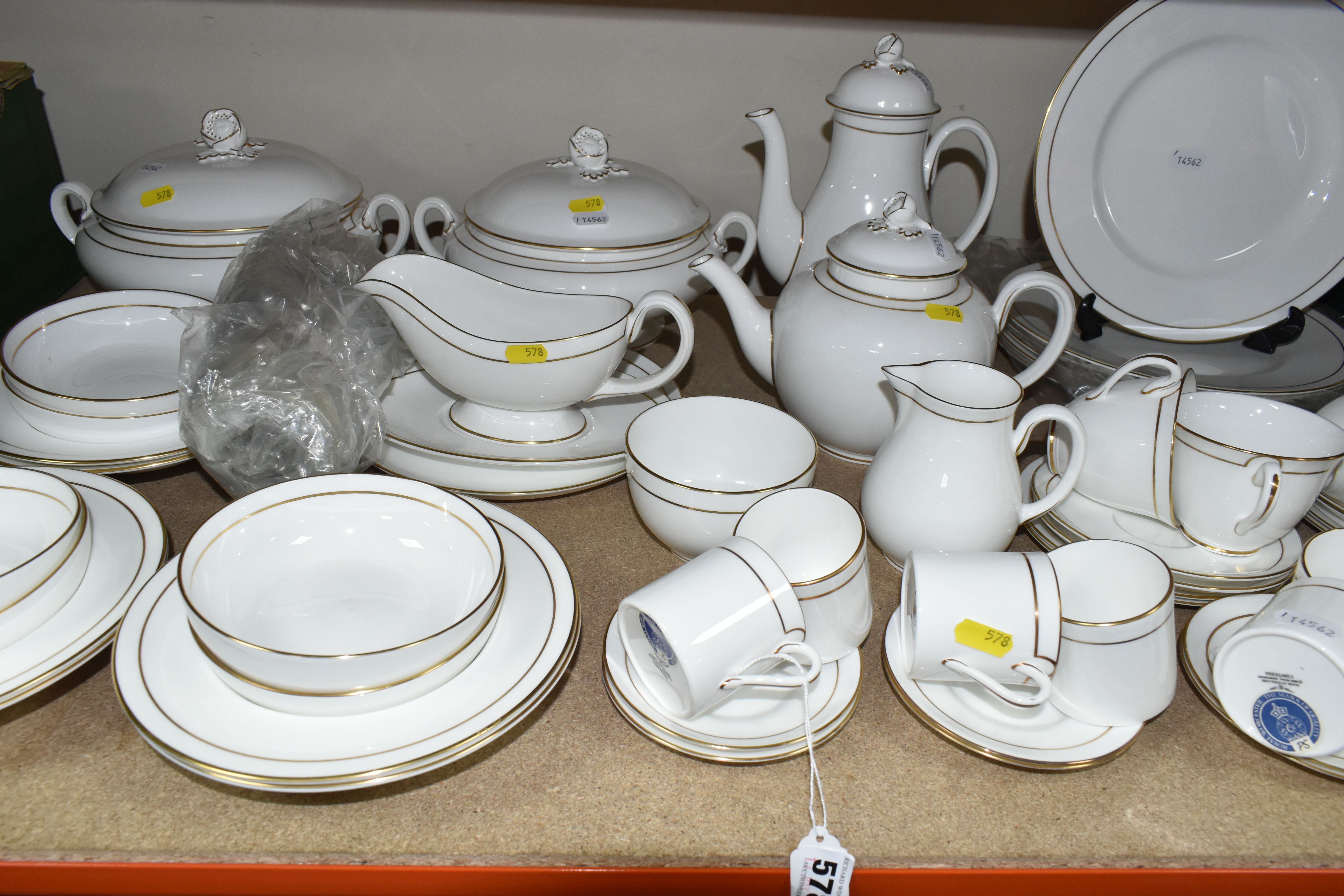A QUANTITY OF ROYAL WORCESTER 'CONTESSA' DESIGN DINNERWARE, comprising two covered tureens, six