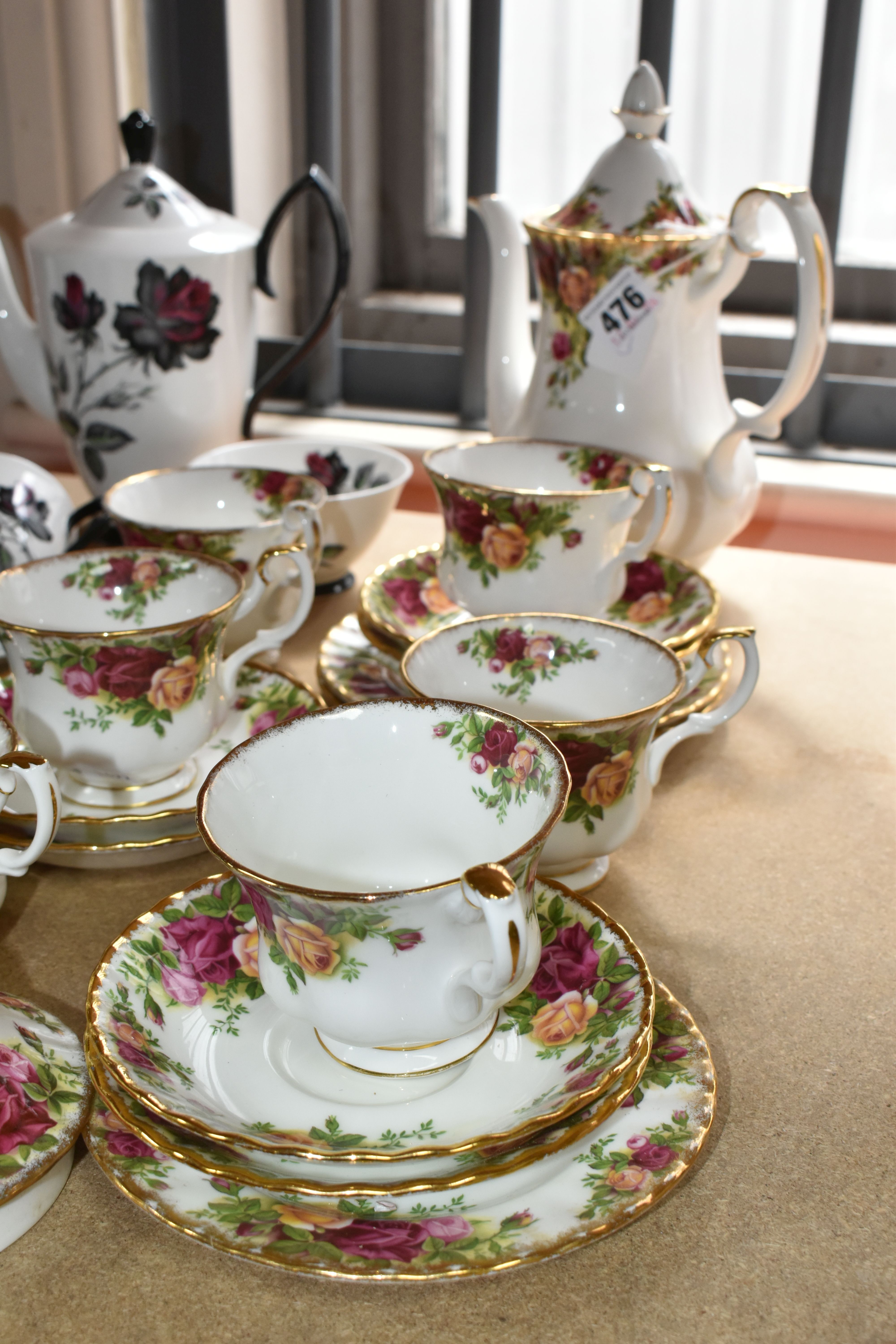 TWO ROYAL ALBERT PORCELAIN PART TEA SETS IN 'MASQUERADE' AND 'OLD COUNTRY ROSES' PATTERNS, including - Image 2 of 5