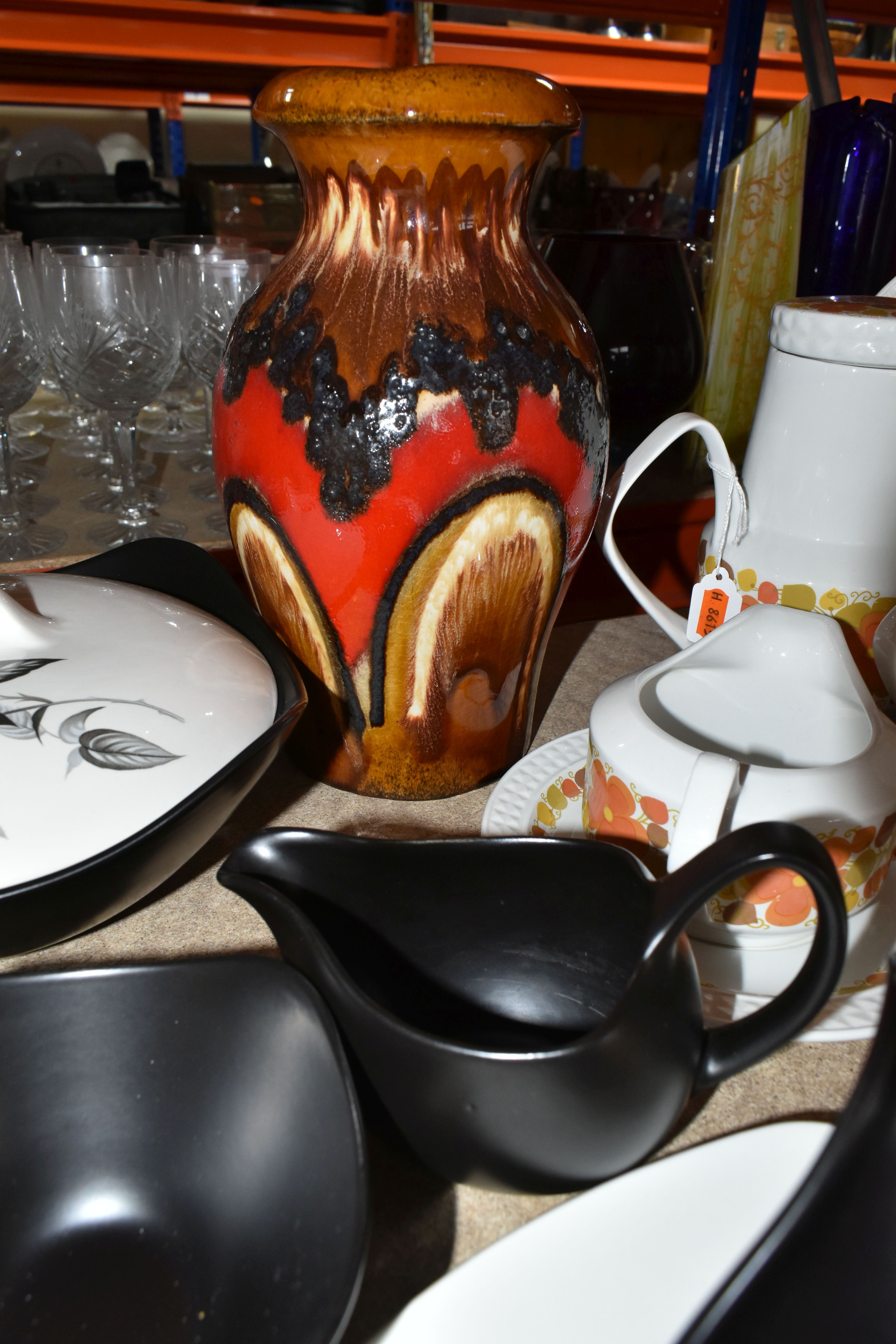 A SELECTION OF CERAMIC DINNERWARE AND SCHEURICH VASE including a 'Pontesa Ironstone Young Range' - Image 3 of 7