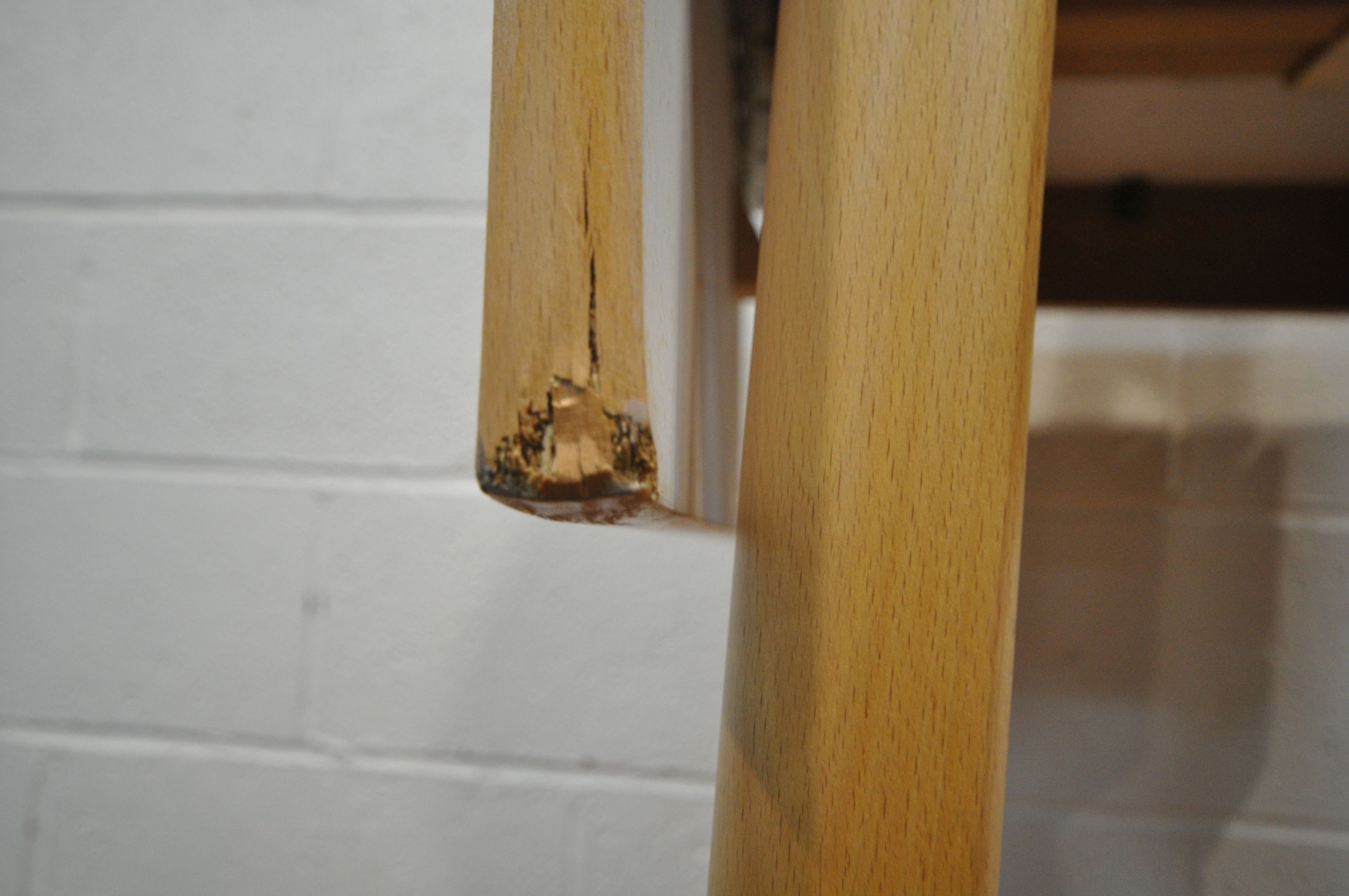 A MID CENTURY TEAK DROP LEAF TABLE, open width 122cm x closed with 21cm x depth 75cm x height - Image 3 of 4