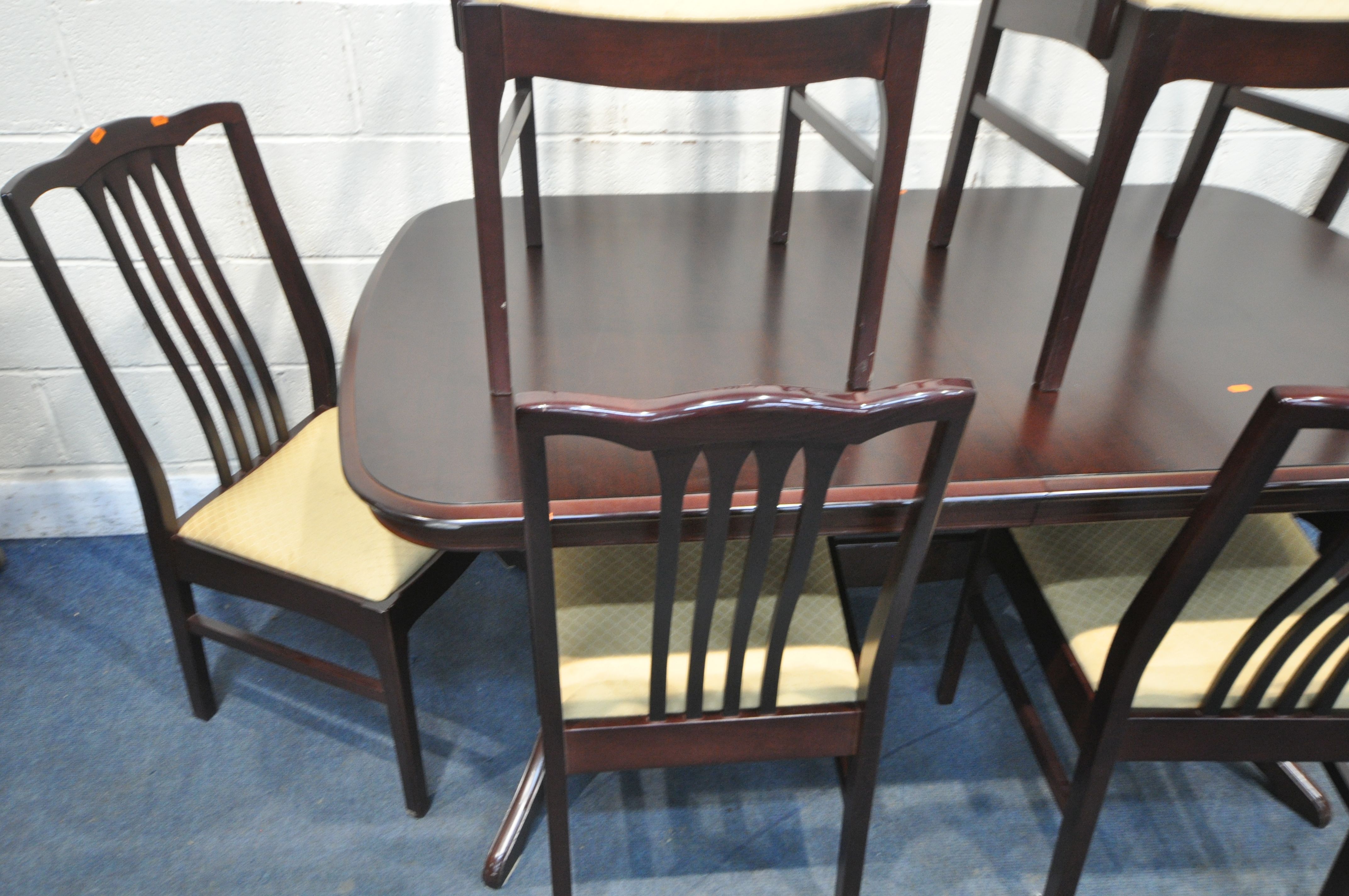 A PARKER KNOLL MAHOGANY DINING SUITE, comprising an extending table, extended length 217cm x - Image 3 of 6