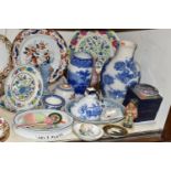 A SELECTION OF DECORATIVE CERAMIC ITEMS ETC, to include a Wedgwood Florentine pattern dish, Royal
