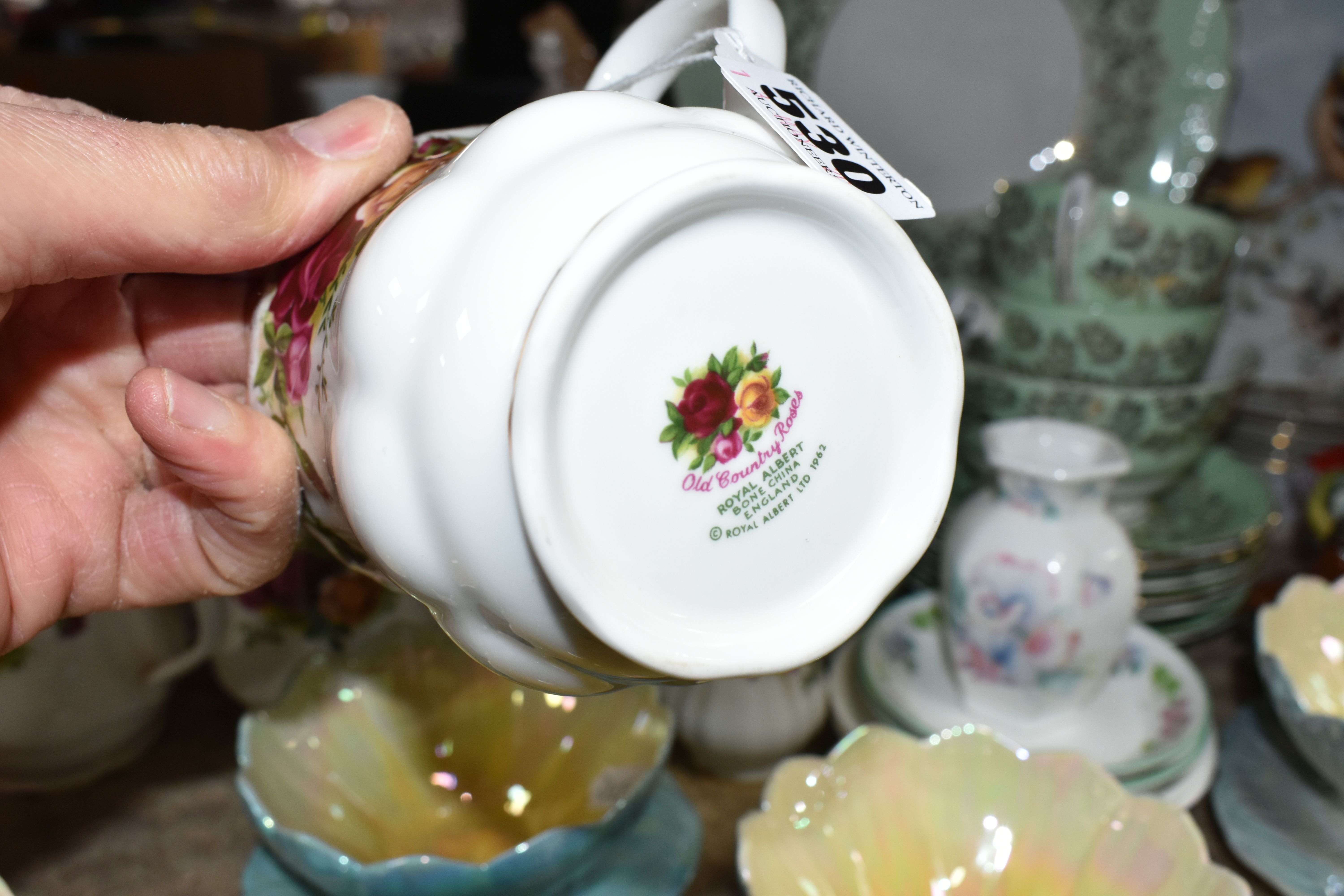 A GROUP OF CERAMICS AND GLASS WARE, to include five Royal Albert Old Country Roses mugs and two - Image 9 of 10