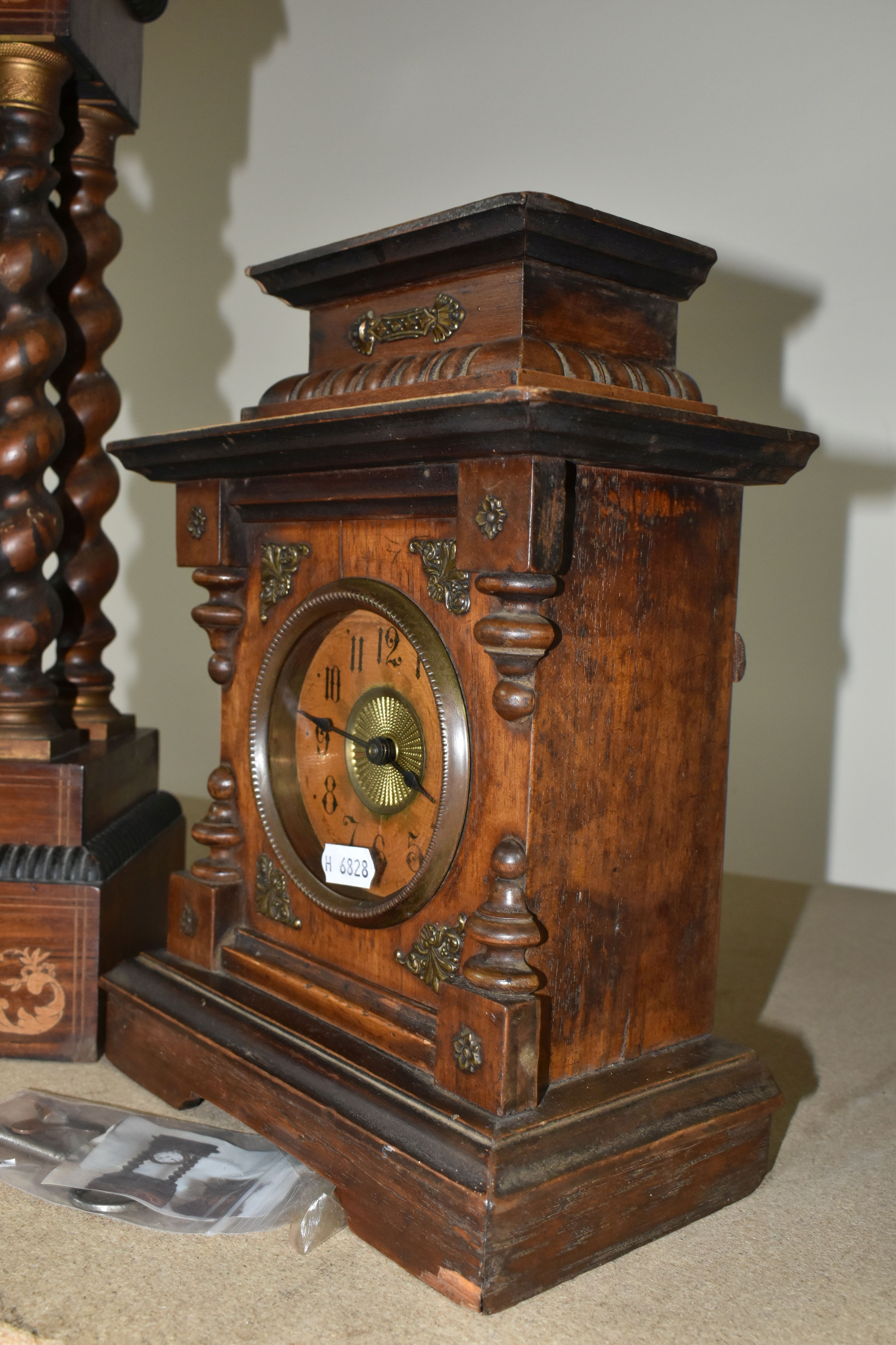 A TALL FRENCH PORTICO CLOCK TOGETHER WITH A GERMAN MUSICAL CLOCK, the French portico clock, has an - Bild 4 aus 9