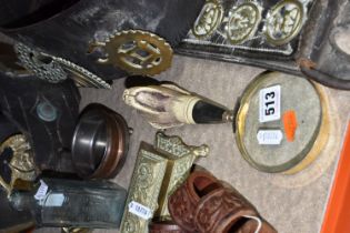A GROUP OF METALWARE, HORSE BRASSES, ETC, including three late 19th / early 20th century leather