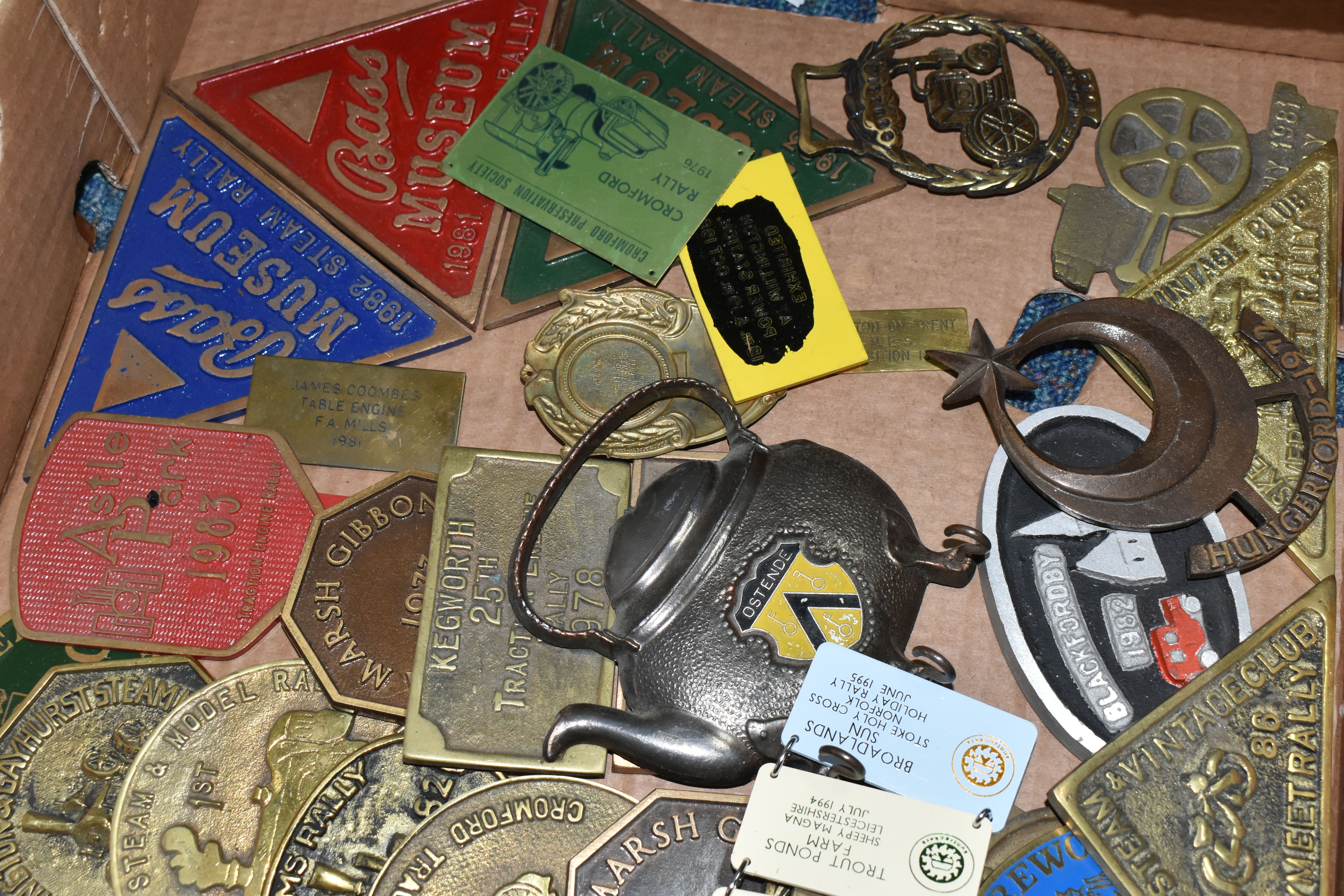 A COLLECTION OF ASSORTED STEAM TRACTION ENGINE RALLY PLAQUES AND CUPS ETC., from the mid 1960s - Image 5 of 7