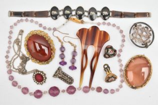 ASSORTED JEWELLERY, to include a banded agate gold plated brooch, fitted with a brooch pin and C