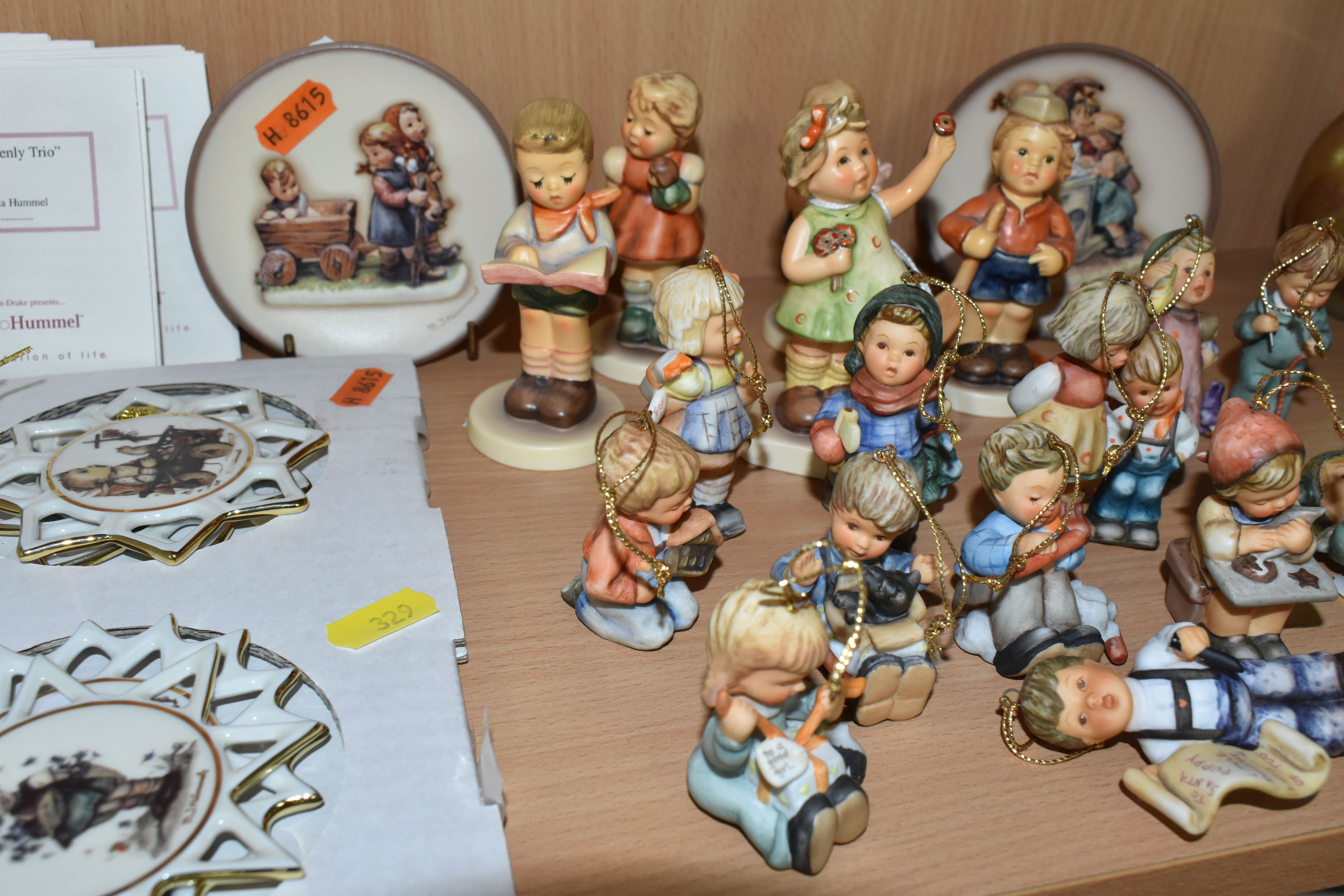 A GROUP OF HUMMEL FIGURES AND CHRISTMAS ORNAMENTS, to include five figures: Puppet Princess 2103/ - Image 4 of 4