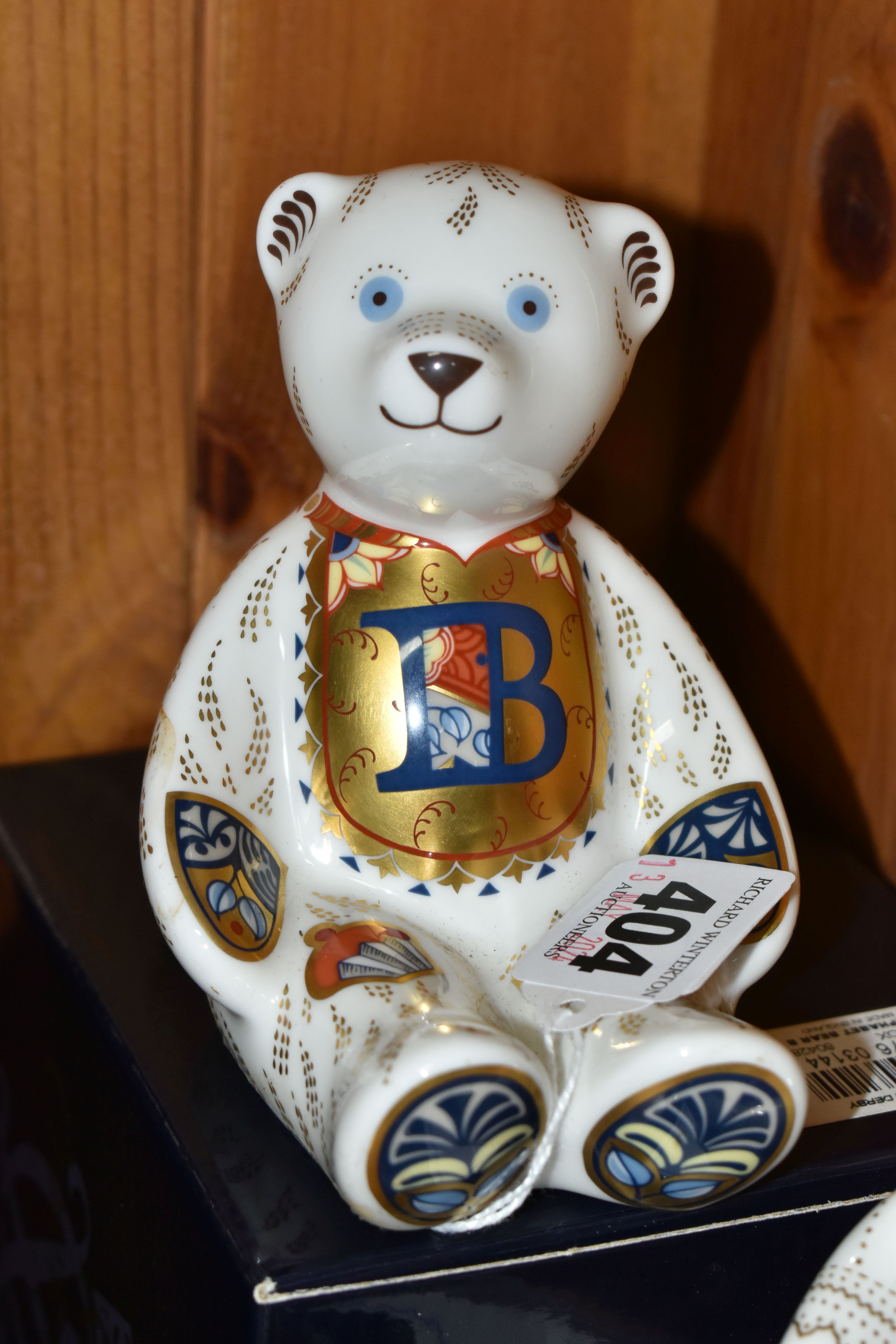 FIVE ROYAL CROWN DERBY IMARI PAPERWEIGHTS, comprising 'Drummer Bear' introduced 1998-2004, gold - Image 5 of 7