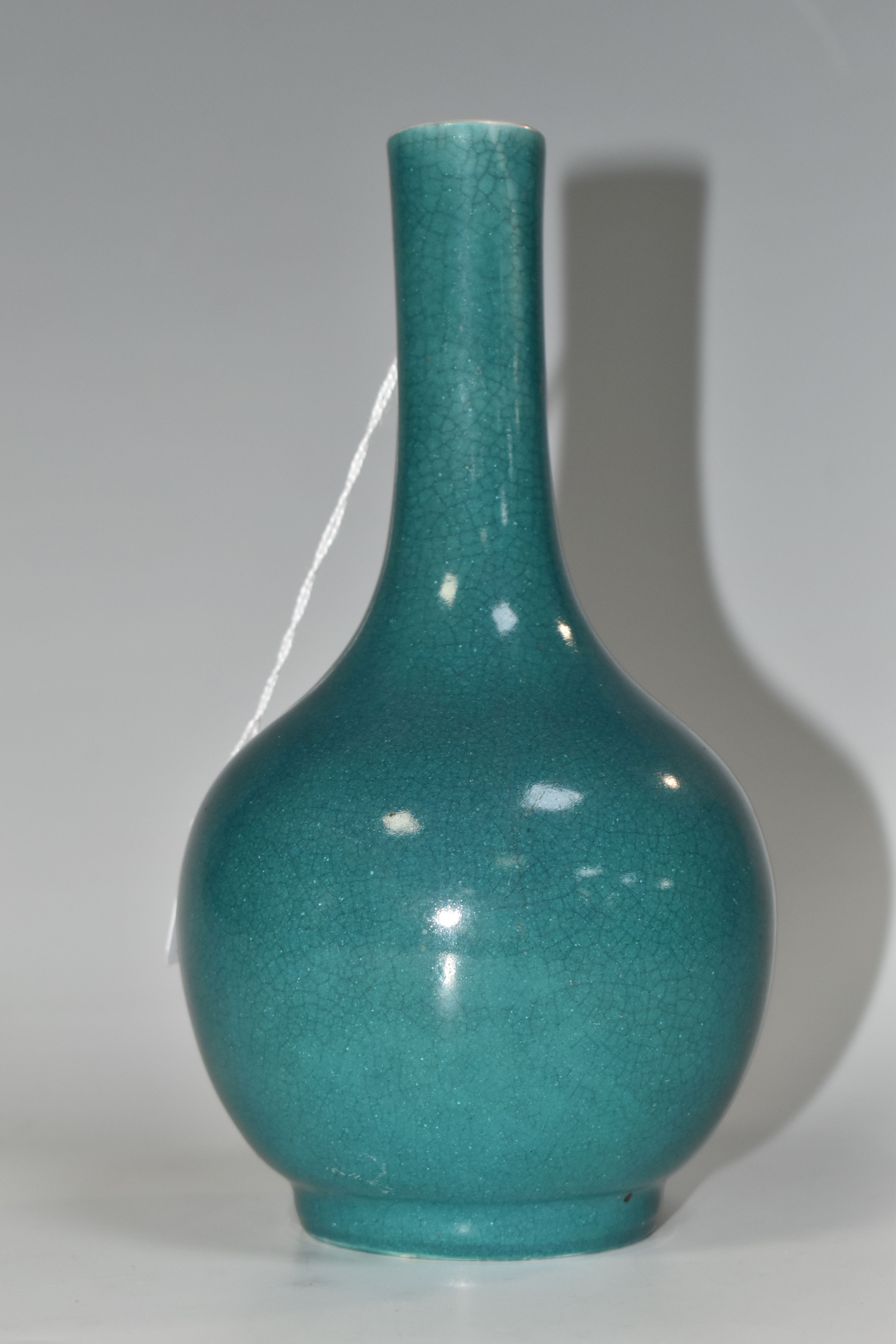 A NINETEENTH CENTURY CHINESE ONION SHAPED CRACKLE VASE, with turquoise glaze, four character marks - Image 5 of 5