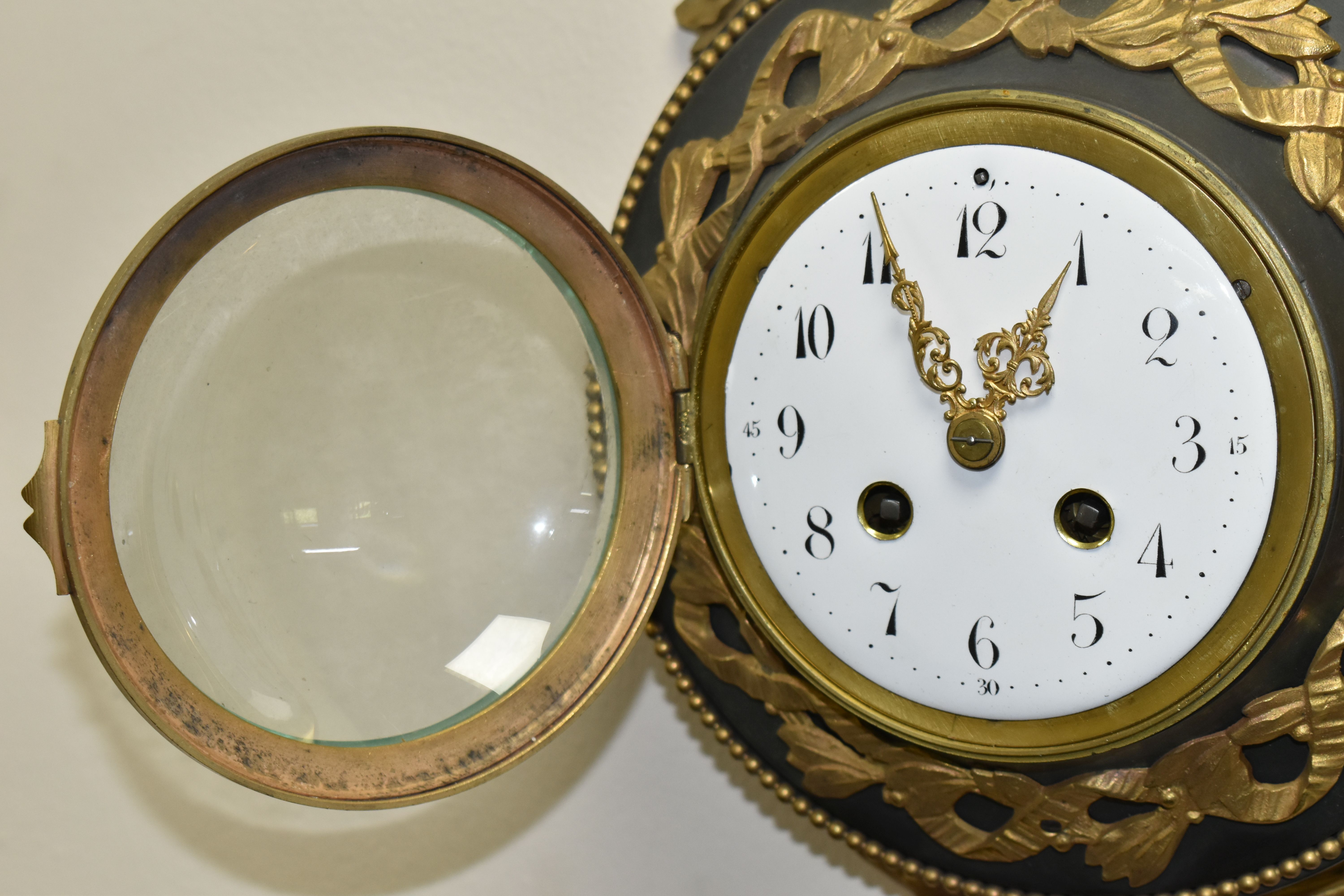 A LATE 19TH / EARLY 20TH CENTURY CARTEL CLOCK BY SAMUEL MARTI, cast gilt metal ribbon and wreath - Image 7 of 10