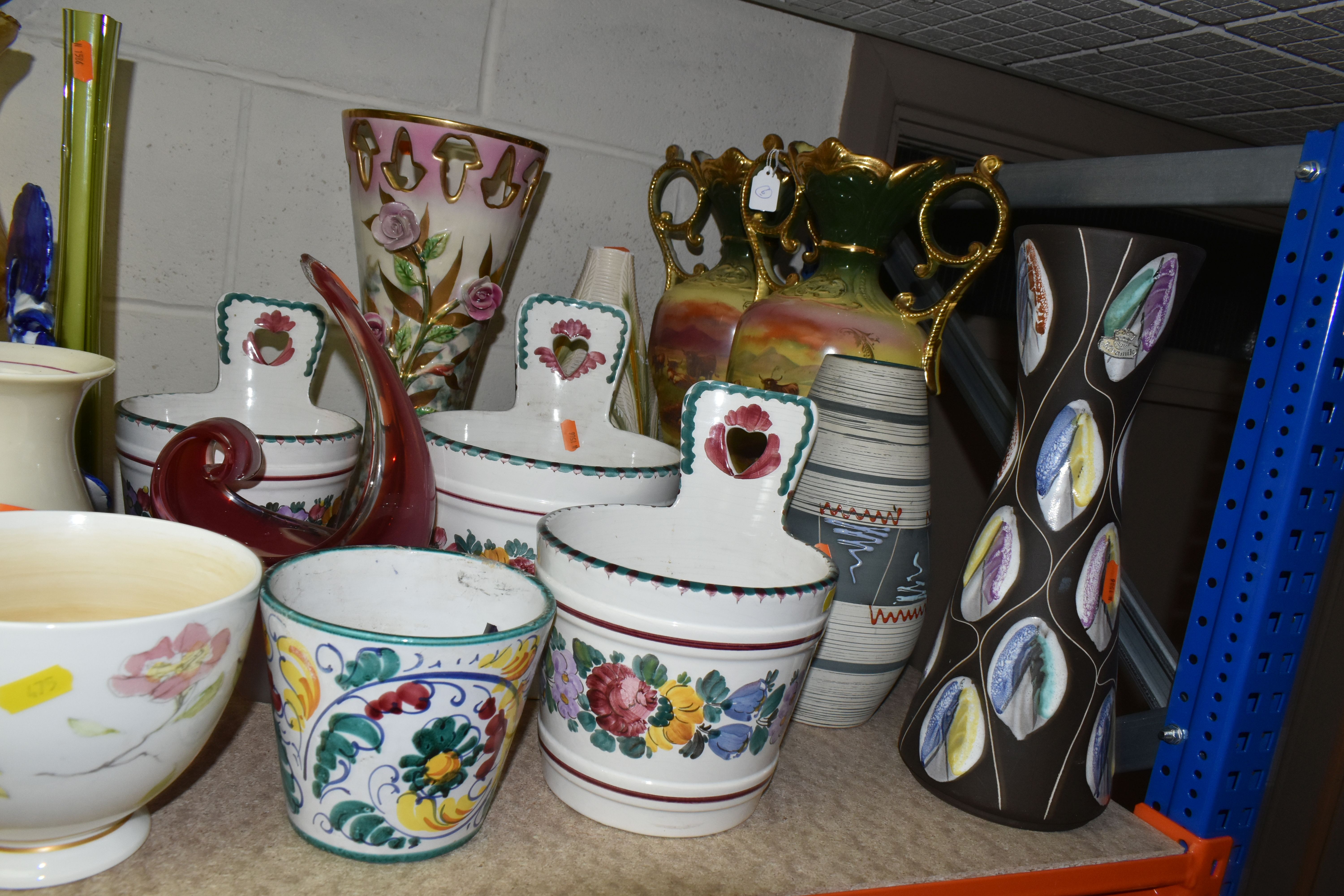 A QUANTITY OF VASES, PLANTERS AND OTHER LARGE CERAMICS AND GLASS WARE, to include mid twentieth - Bild 4 aus 5