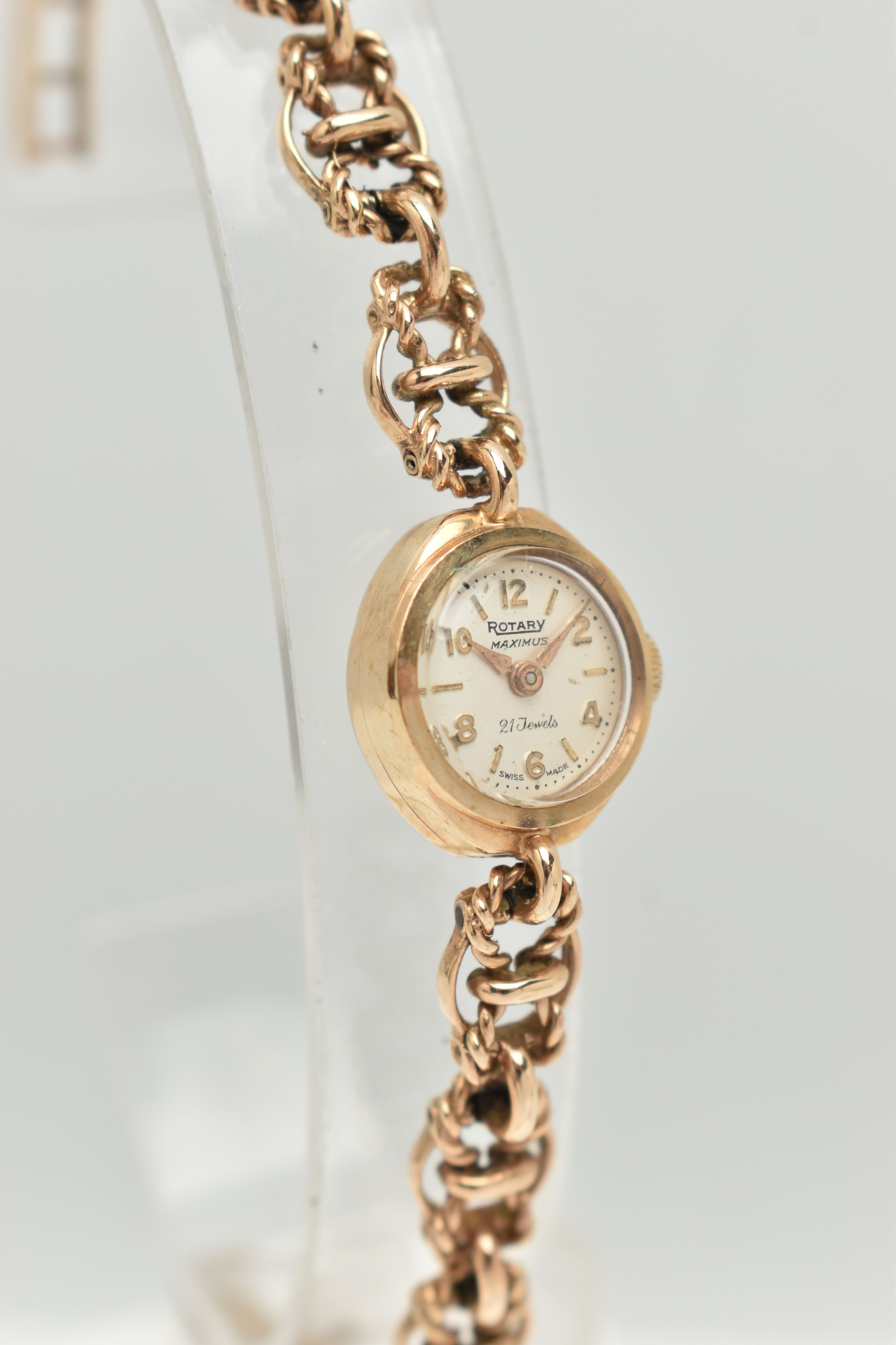 A 9CT GOLD LADIES WRISTWATCH, hand wound movement, round dial signed 'Rotary', Arabic and baton - Image 4 of 6