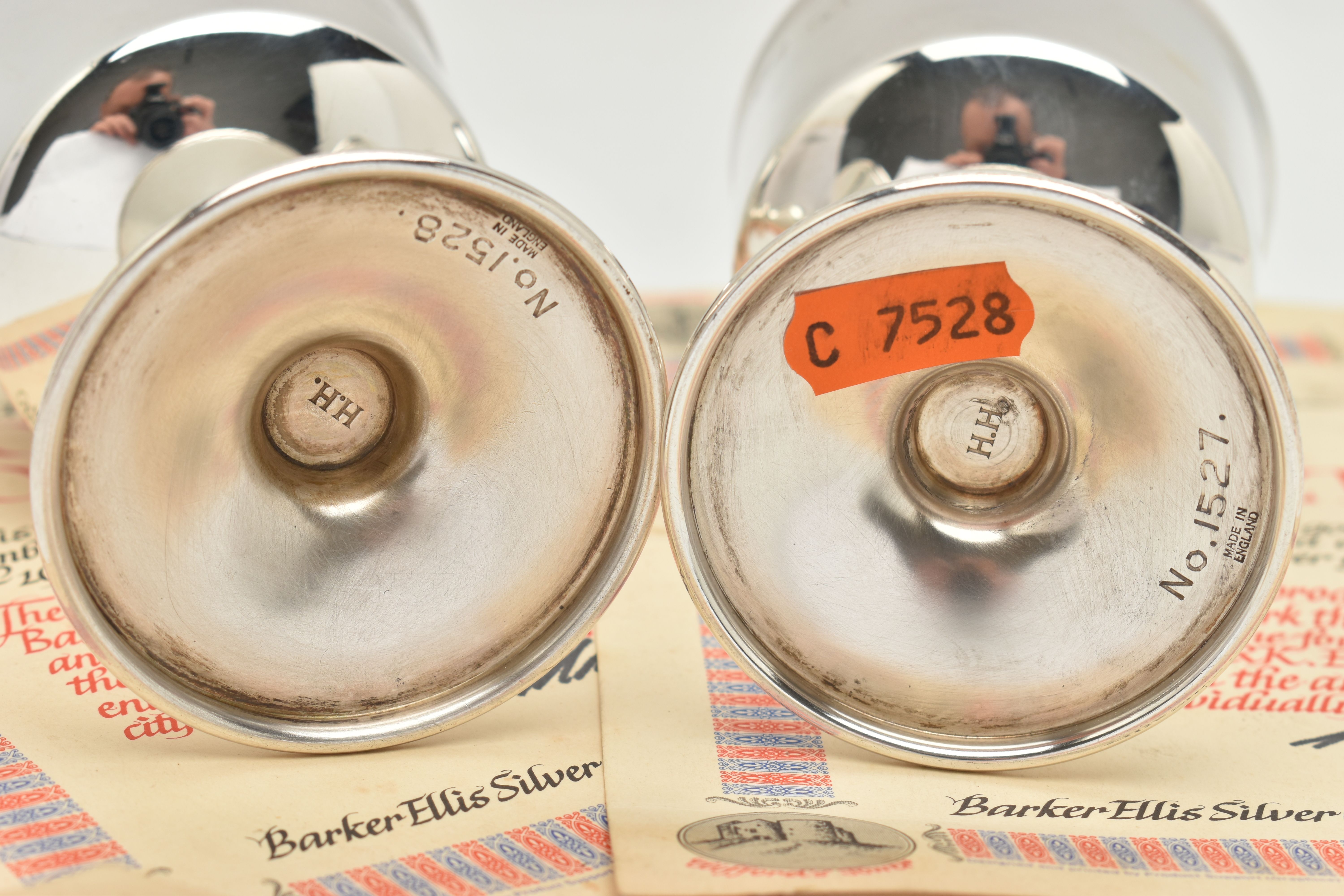 A PAIR OF ELIZABETH II SILVER GOBLETS, polished cups engraved with a family crest inscribed 'A.D. - Image 4 of 5