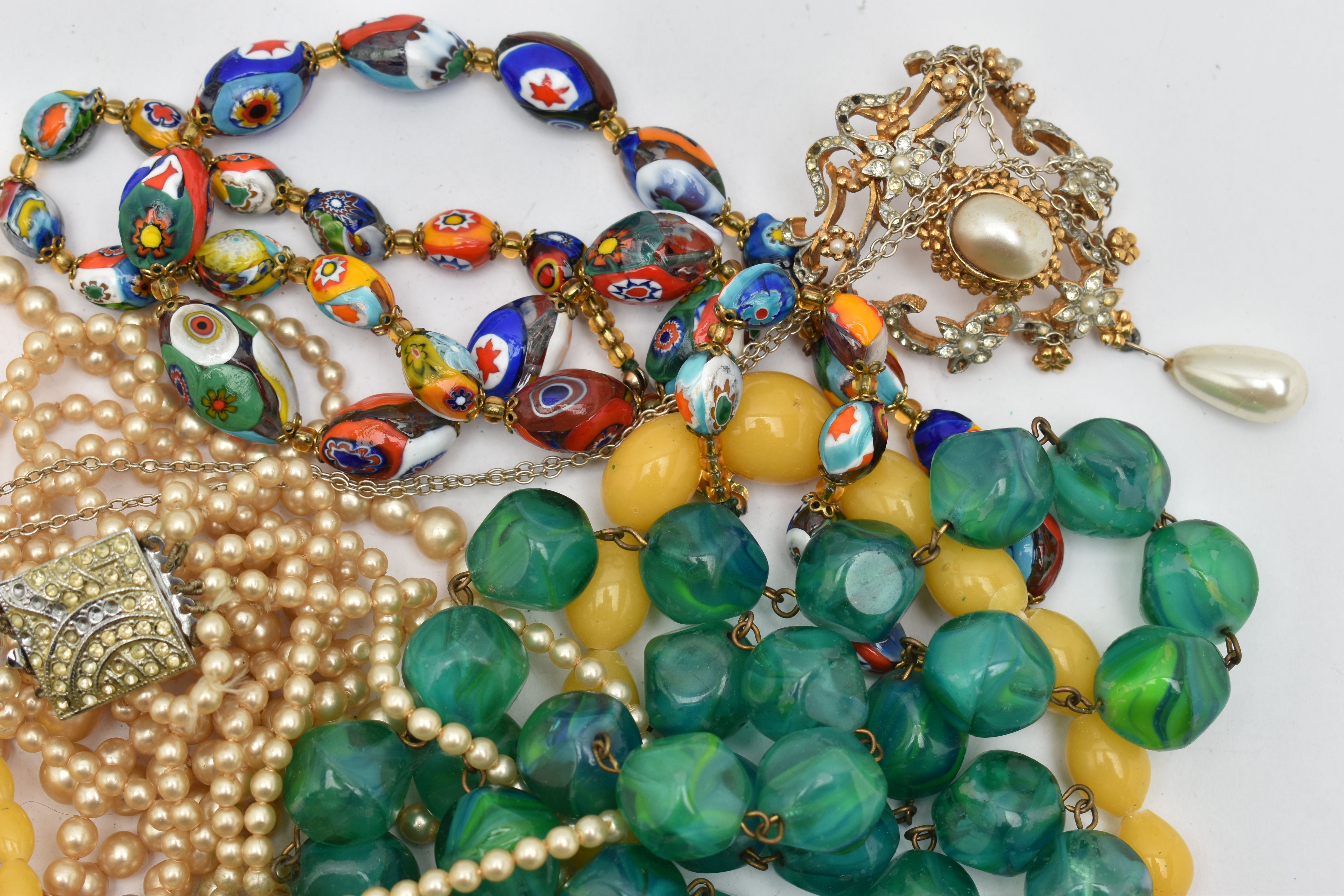 A BAG OF ASSORTED COSTUME JEWELLERY, to include a glass millefiori bead necklace, graduated oval - Image 3 of 4