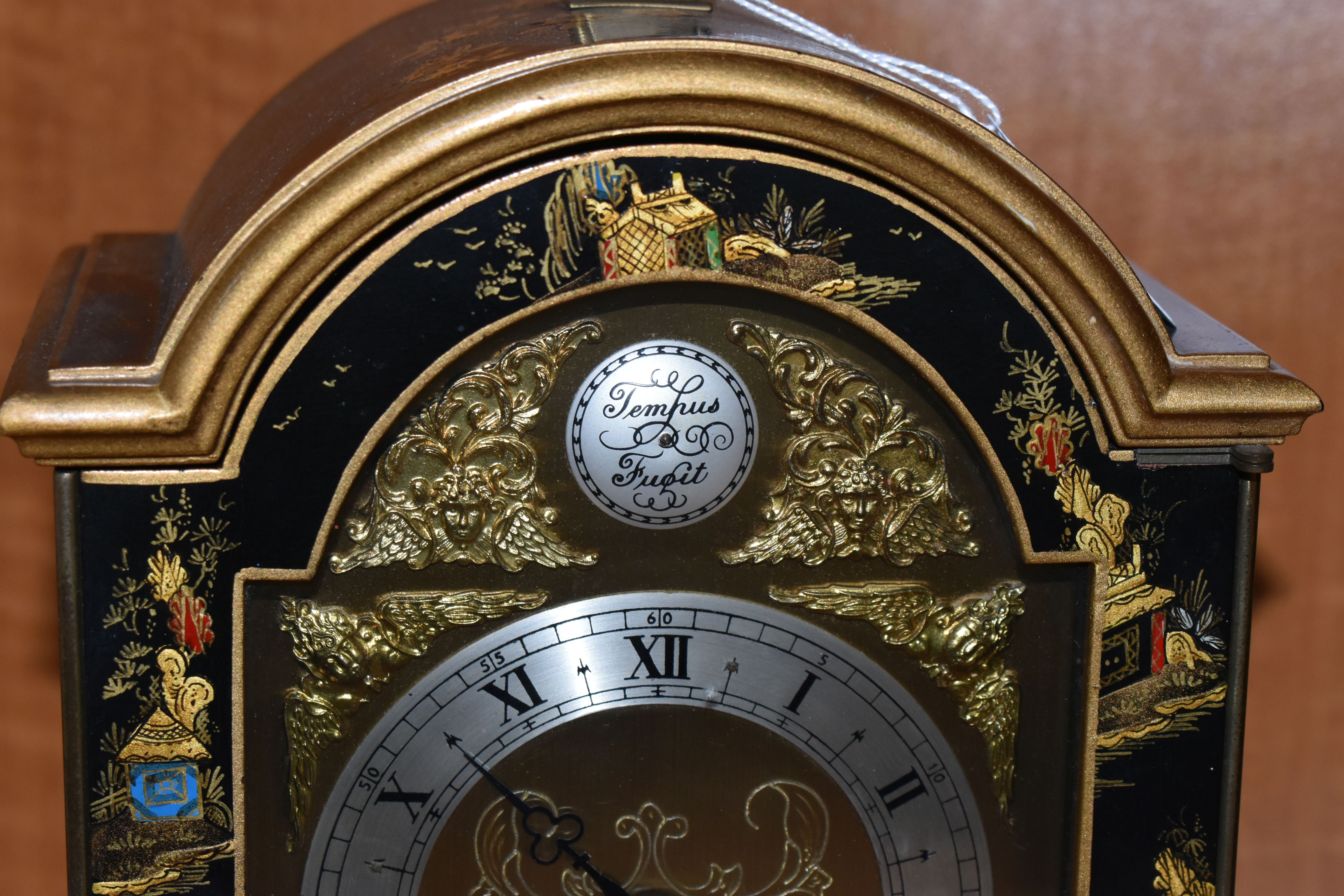 A MODERN ELLIOTT OF LONDON LACQUERED MANTEL CLOCK WITH CHINOISERIE DECORATION, with carrying - Image 2 of 9