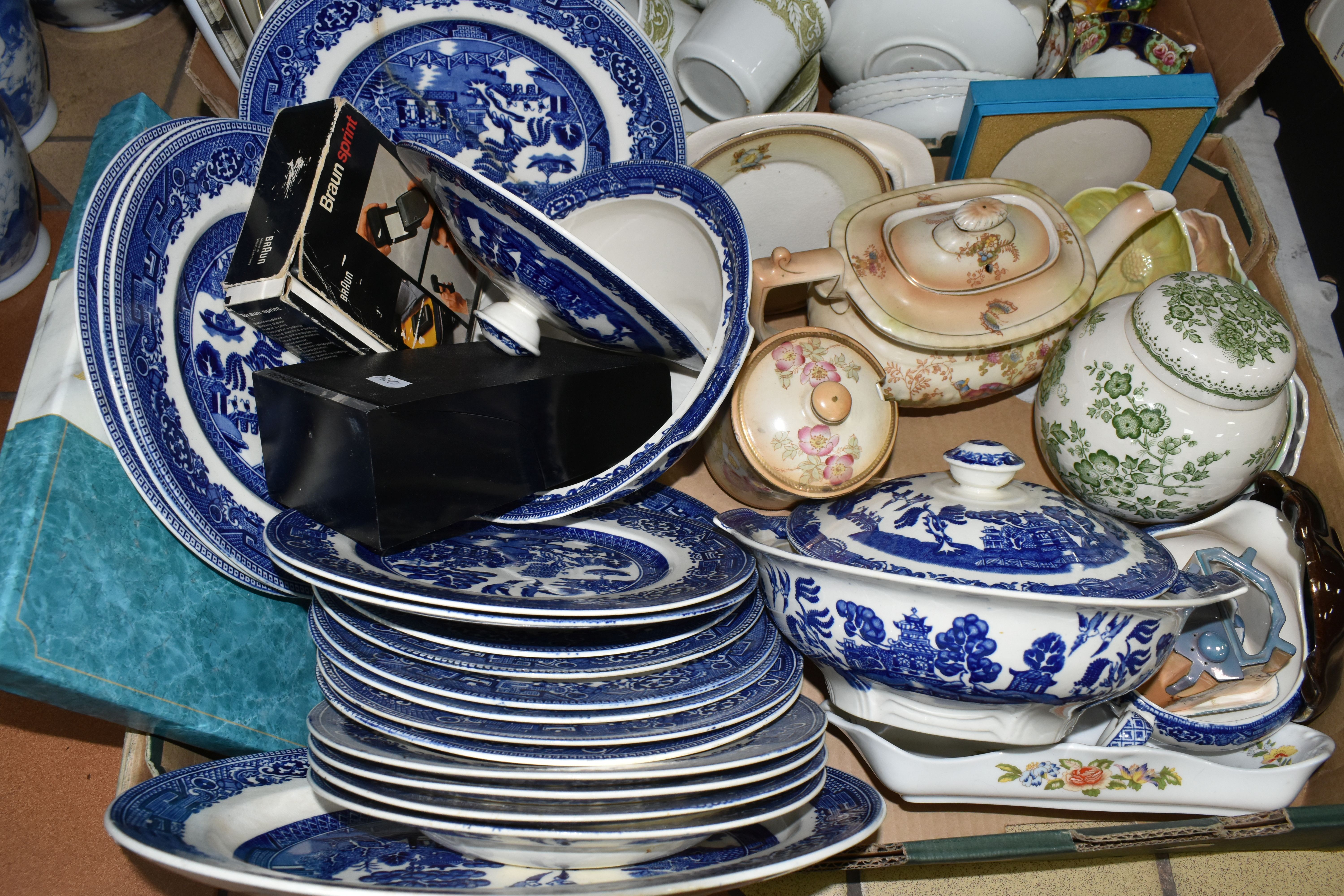 TWO BOXES OF CERAMICS, to include a twenty two piece Willow pattern part dinner service by Alfred - Image 2 of 5