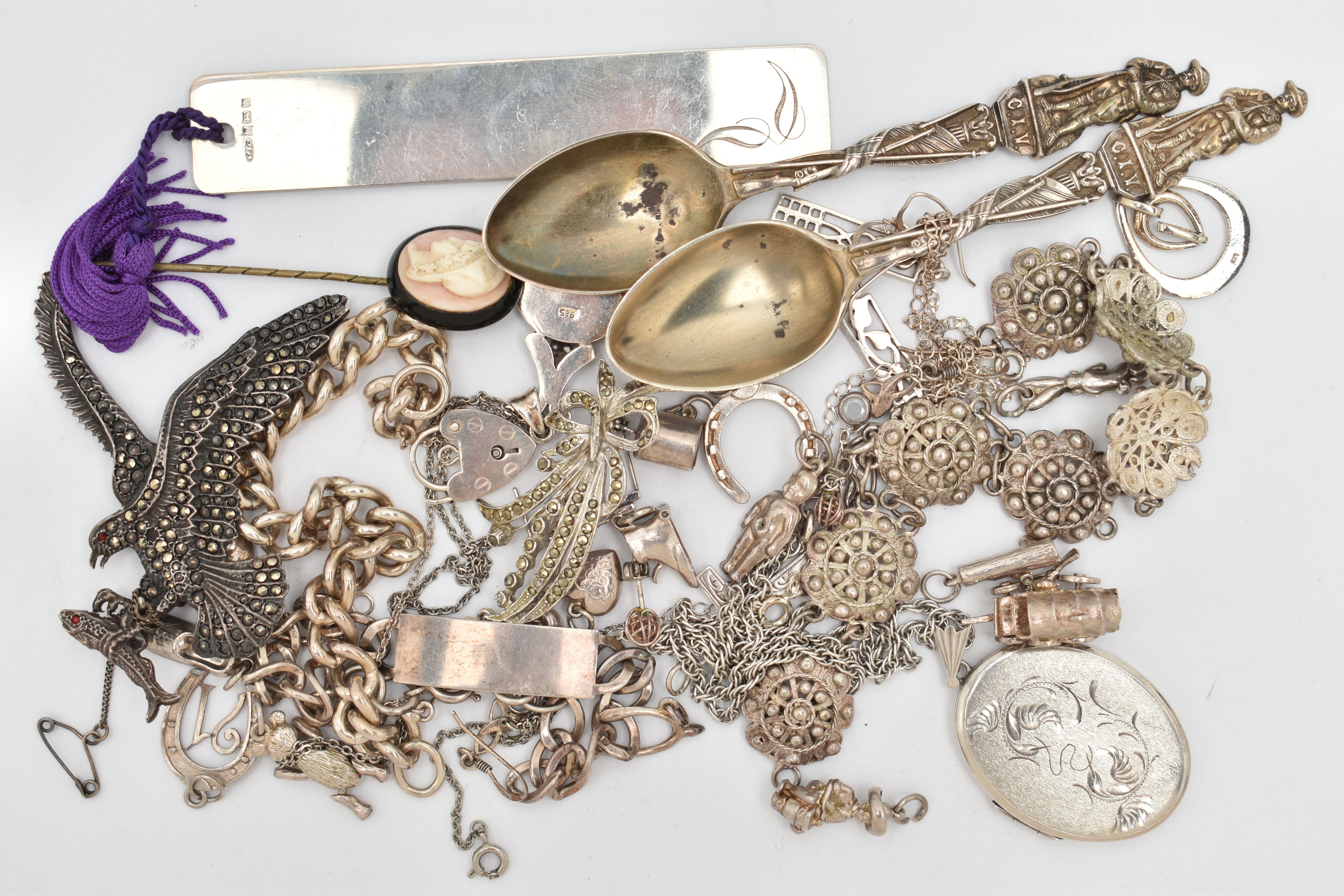 A BAG OF ASSORTED SILVER AND WHITE METAL JEWELLERY AND ITEMS, to include two silver teaspoons,