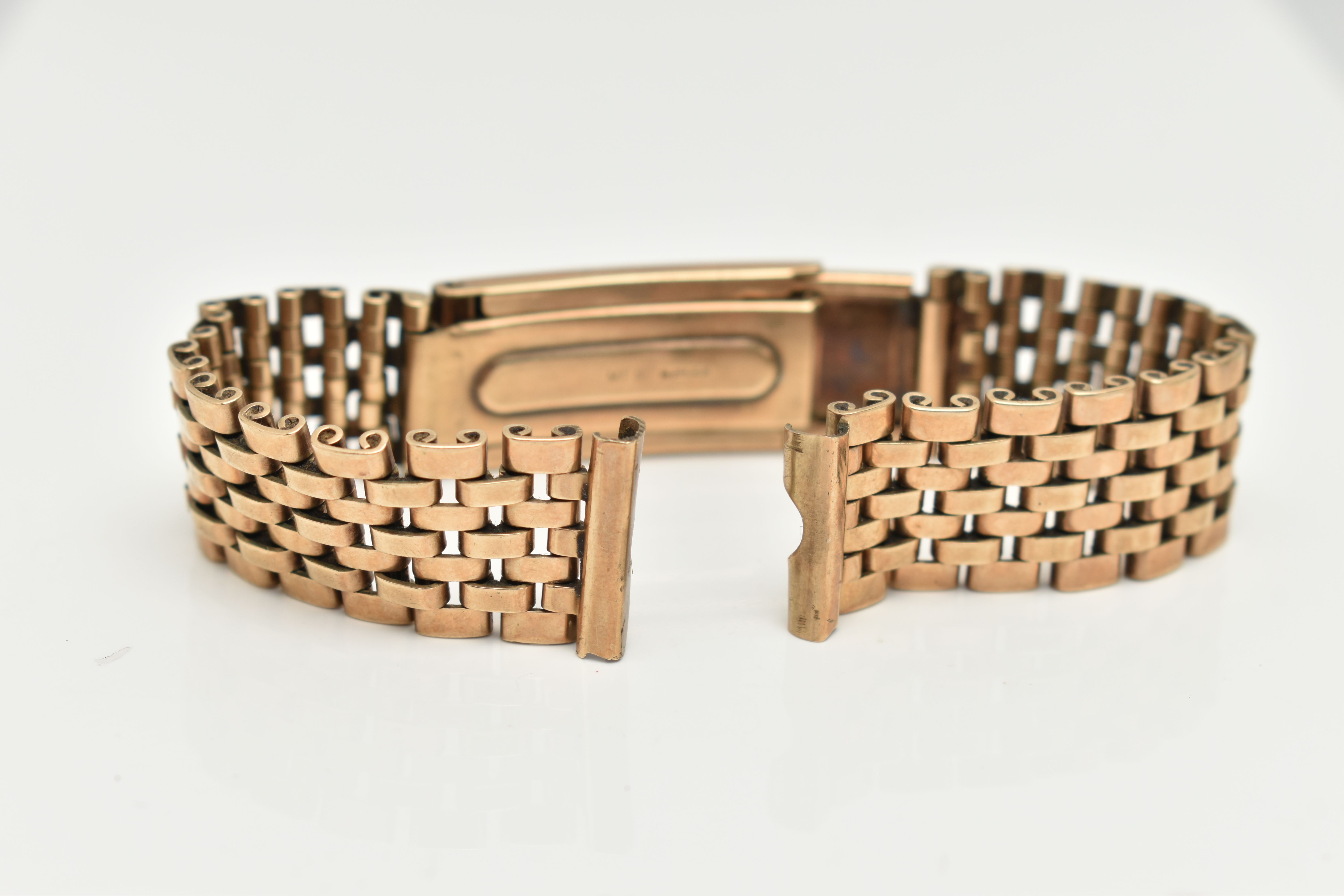 A GENTS 9CT GOLD WATCH BRACELET, brick link bracelet with folding clasp, hallmarked 9ct London 1977,
