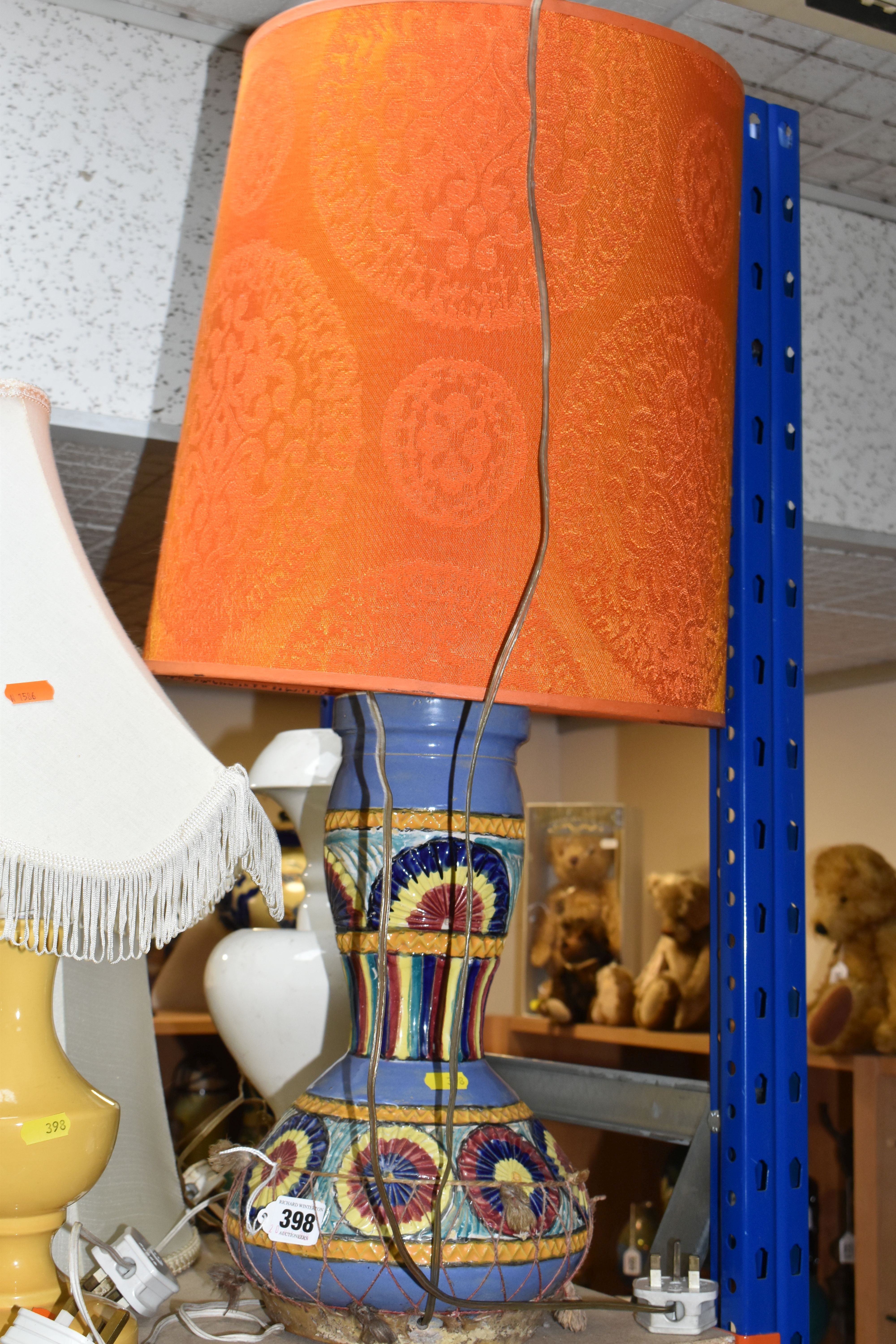 A SELECTION OF 20TH CENTURY LAMPS WITH LAMPSHADES IN A VARIETY OF STYLES, including two 'Lancroft' - Image 2 of 7