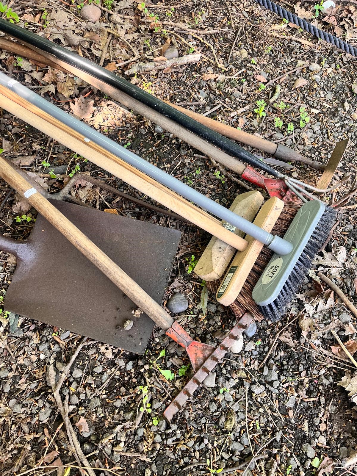 A SELECTION OF GARDEN HAND TOOLS, to include a vintage spade and shovel, three garden brushes, rake, - Image 2 of 2