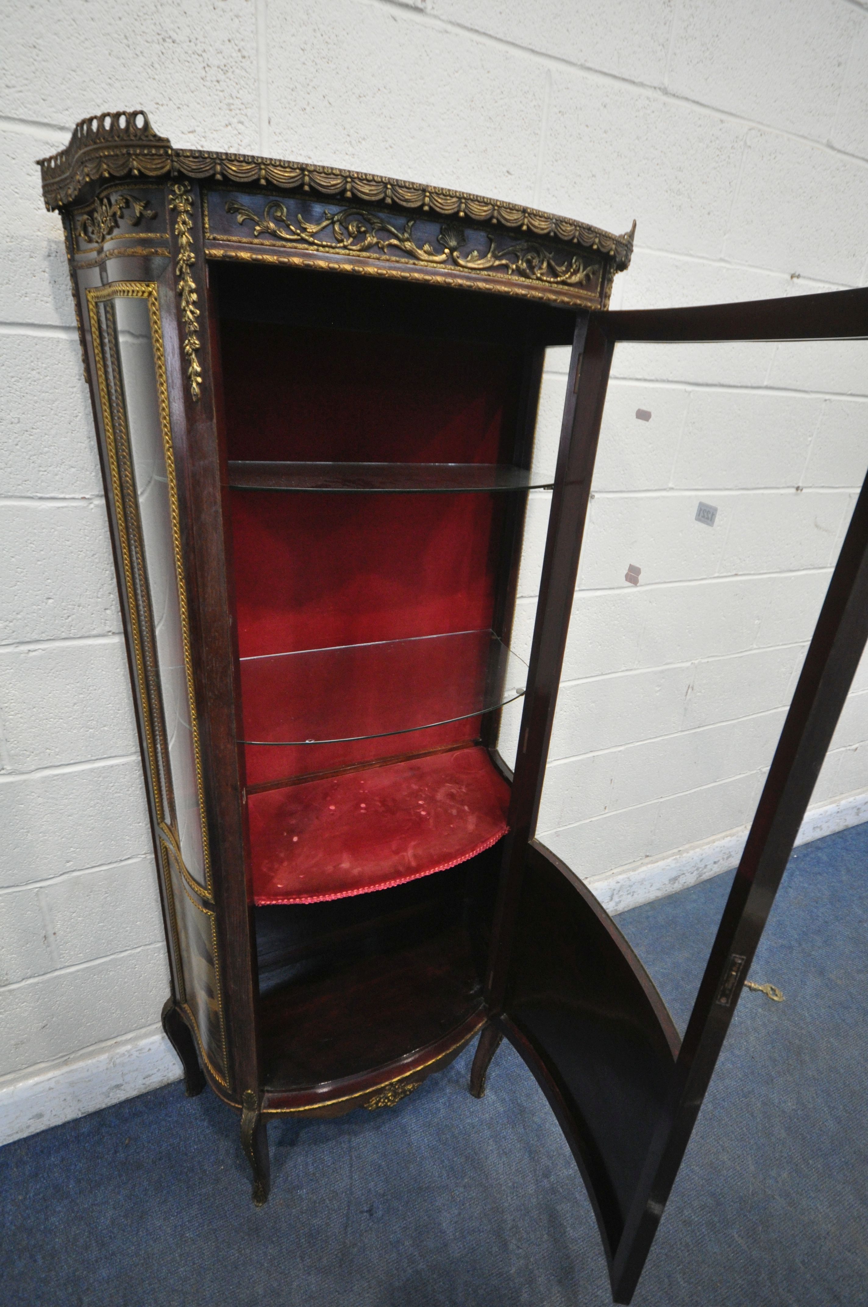 A LOUIS XV STYLE MAHOGANY SINGLE DOOR VITRINE, with foliate gilt metal mounts, pierced gallery, - Bild 4 aus 7