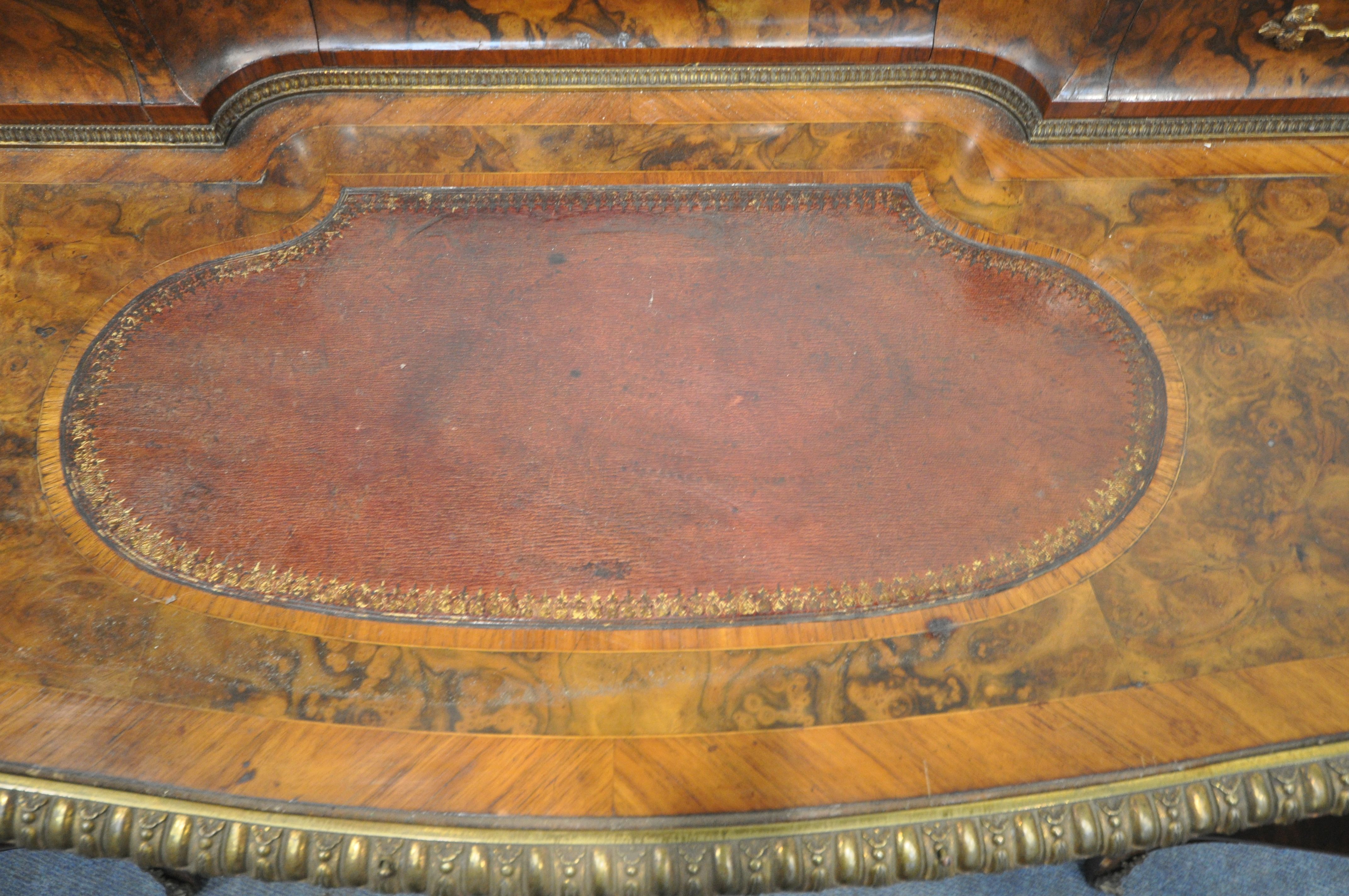 A VICTORIAN BURR WALNUT AND ROSEWOOD CROSSBANDED LADIES WRITING TABLE, with gilt brass mounts, the - Image 4 of 7