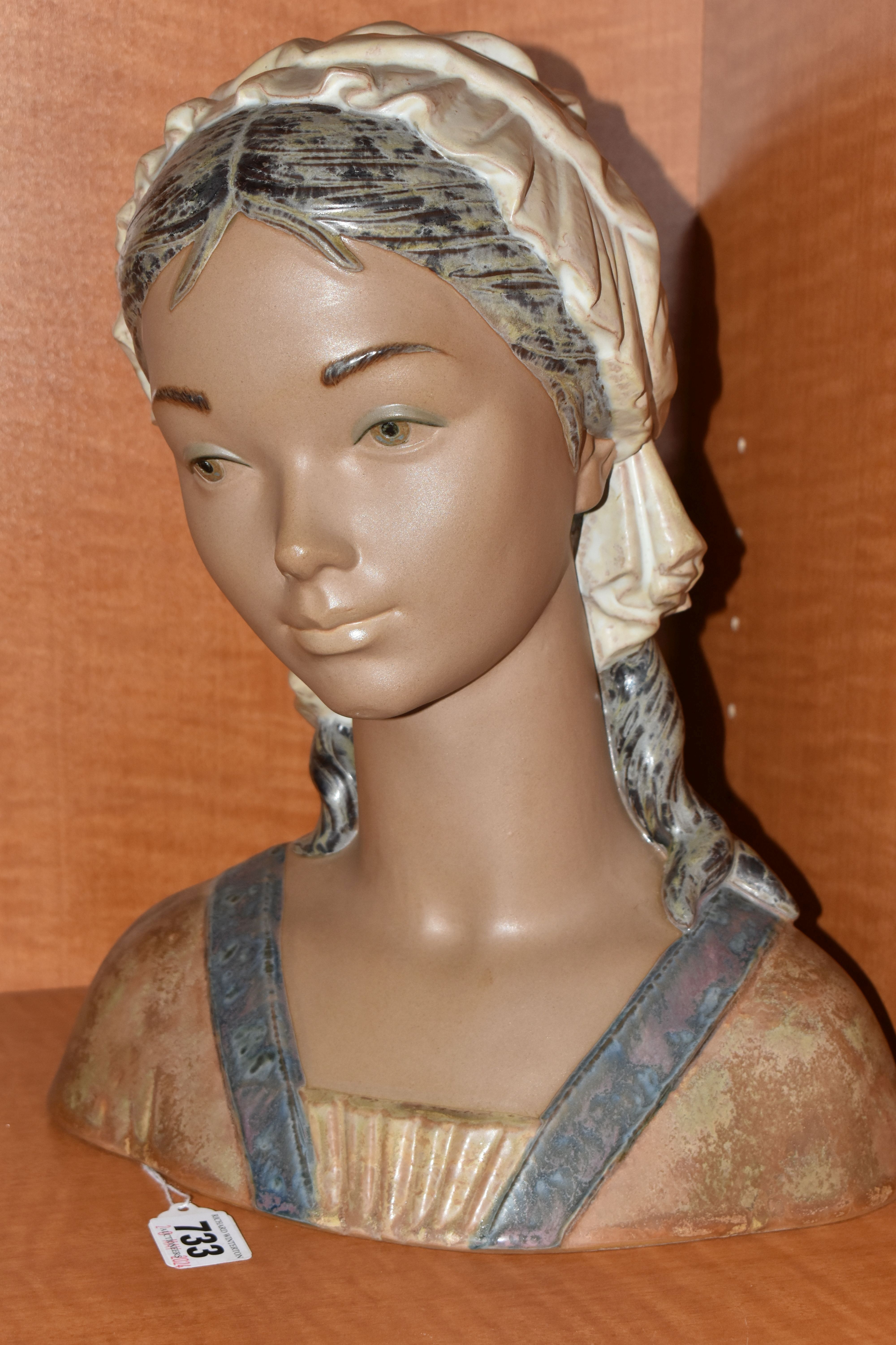 A LLADRO GRES BUST OF 'LITTLE GIRL', no.2024, sculpted by Fulgencio Garcia, issued 1971-1985, height