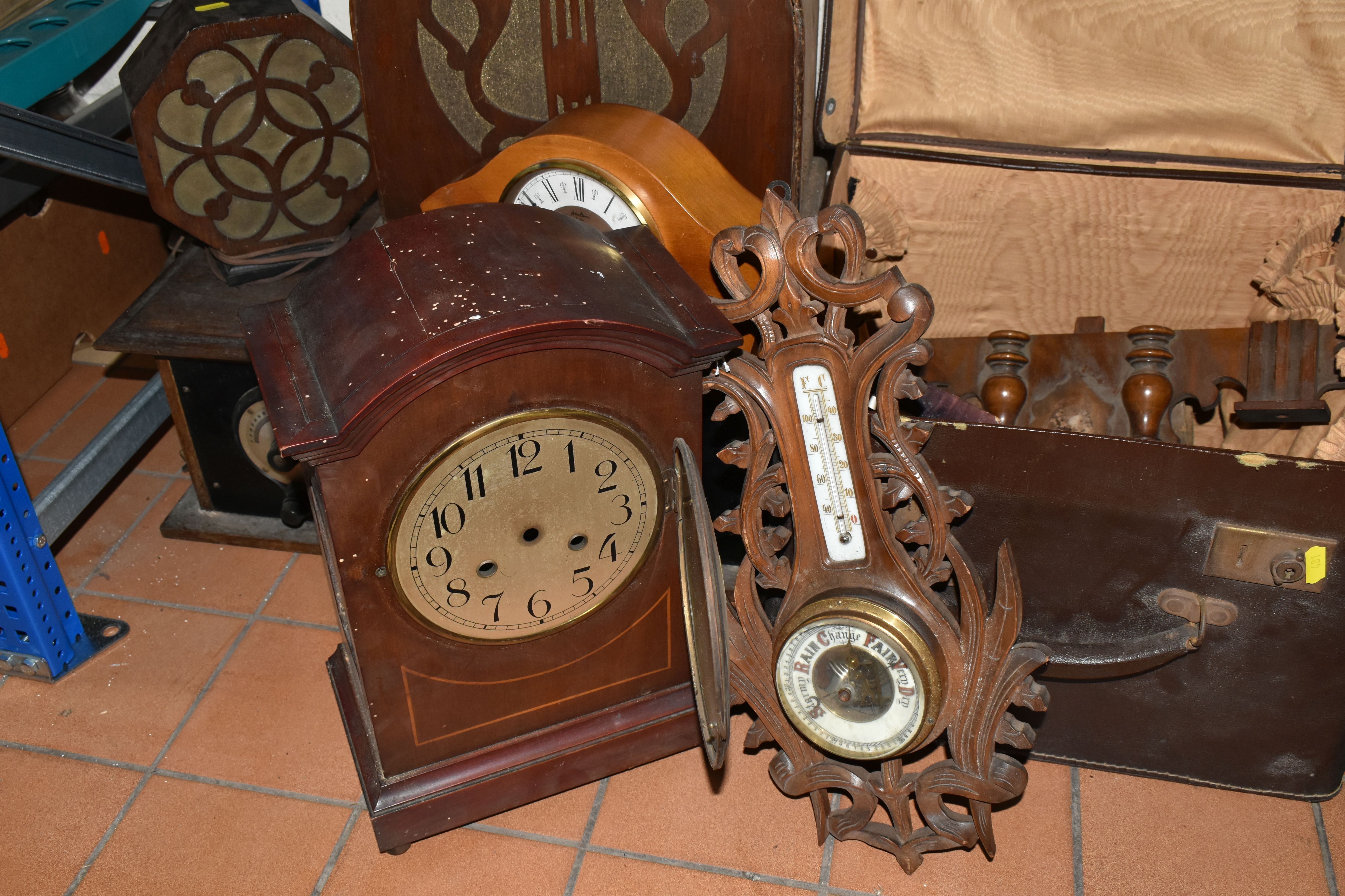 A GROUP OF SUNDRIES, to include an early 20th century vanity case, large mantel clock (worm holes - Bild 5 aus 6