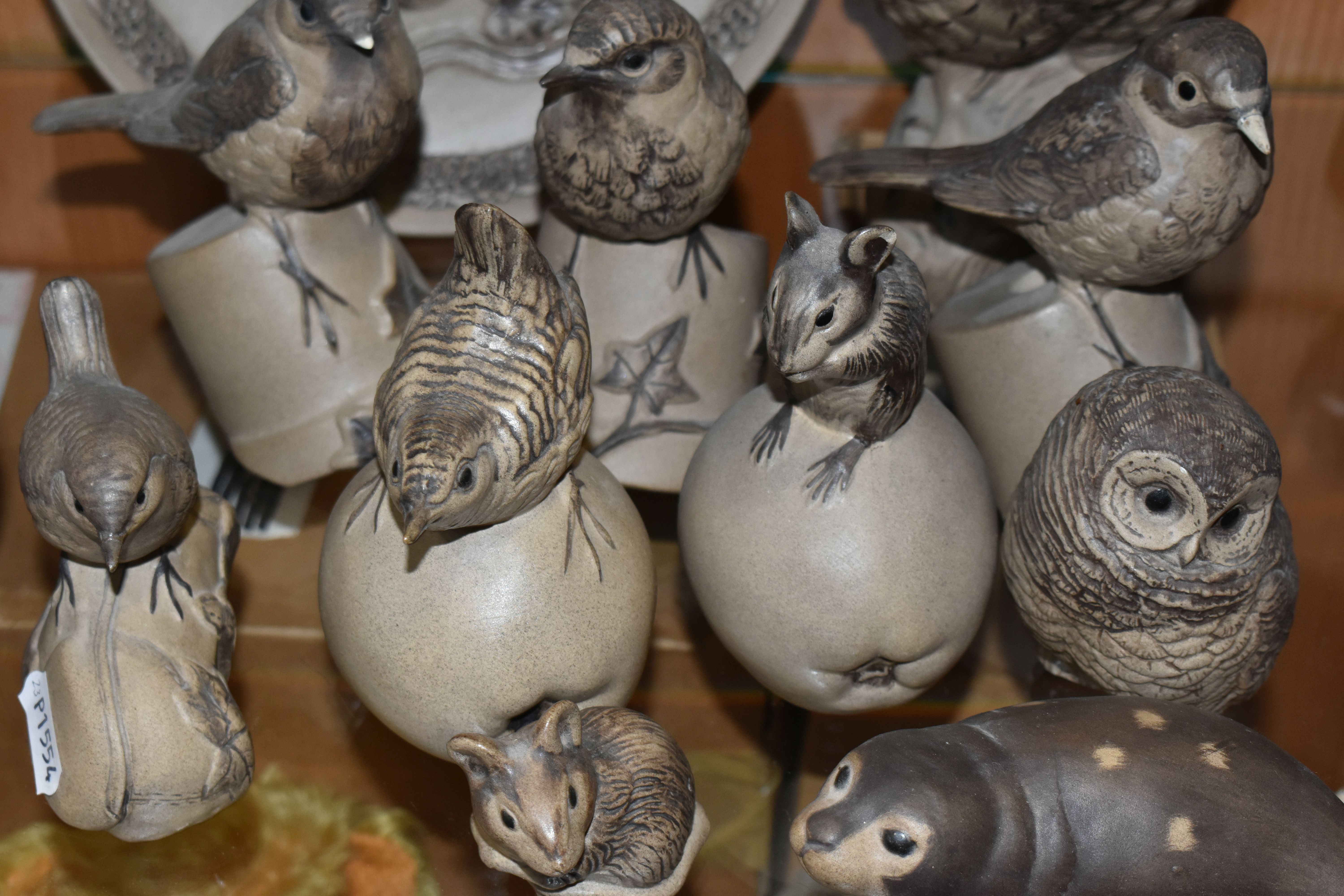 A COLLECTION OF POOLE POTTERY STONEWARE BIRDS AND ANIMALS, to include figures of owls, wrens, - Image 3 of 9