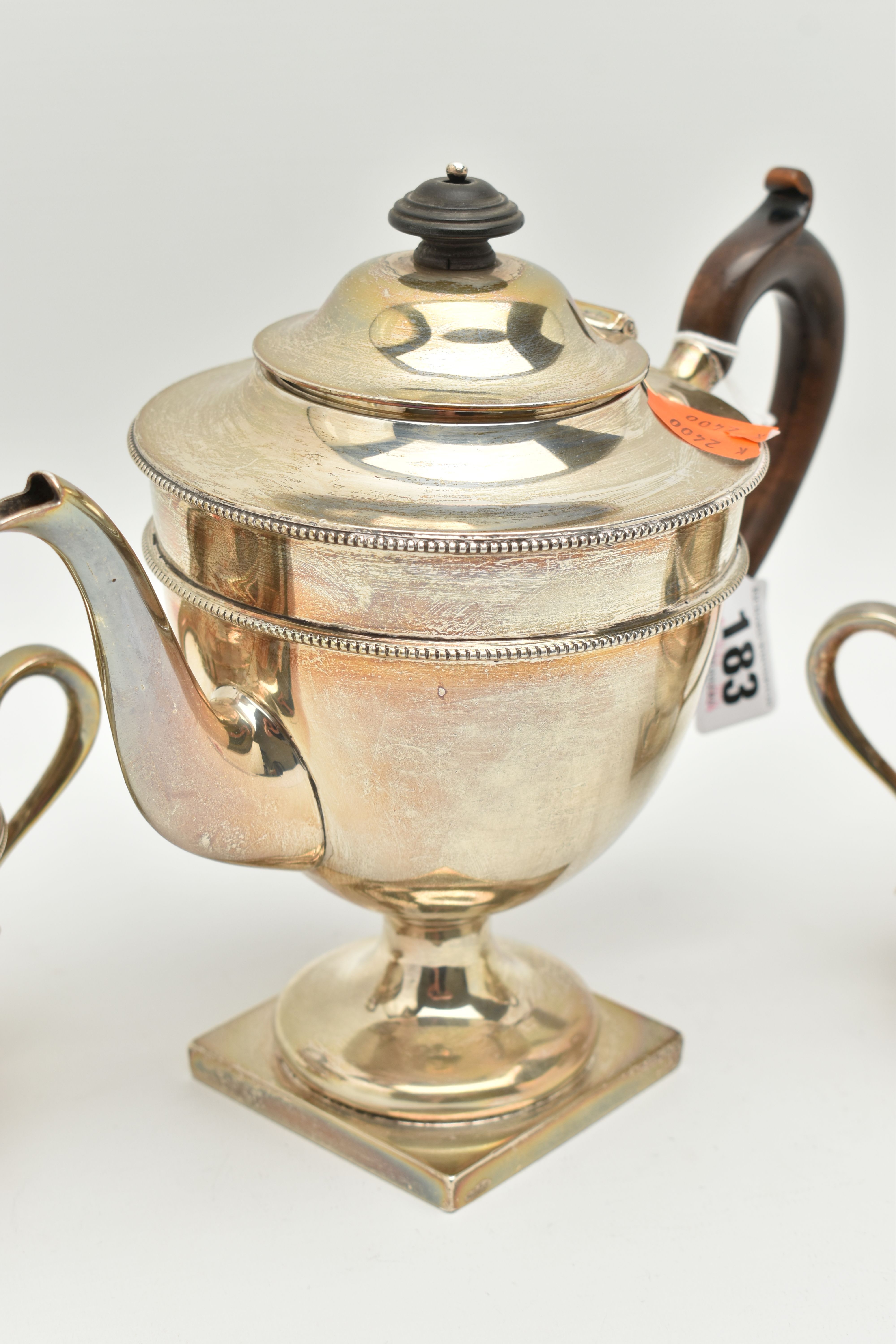 AN EARLY 20TH CENTURY SILVER THREE PIECE TEA SET, comprising of a teapot, sugar bowl and milk jug, - Image 4 of 6