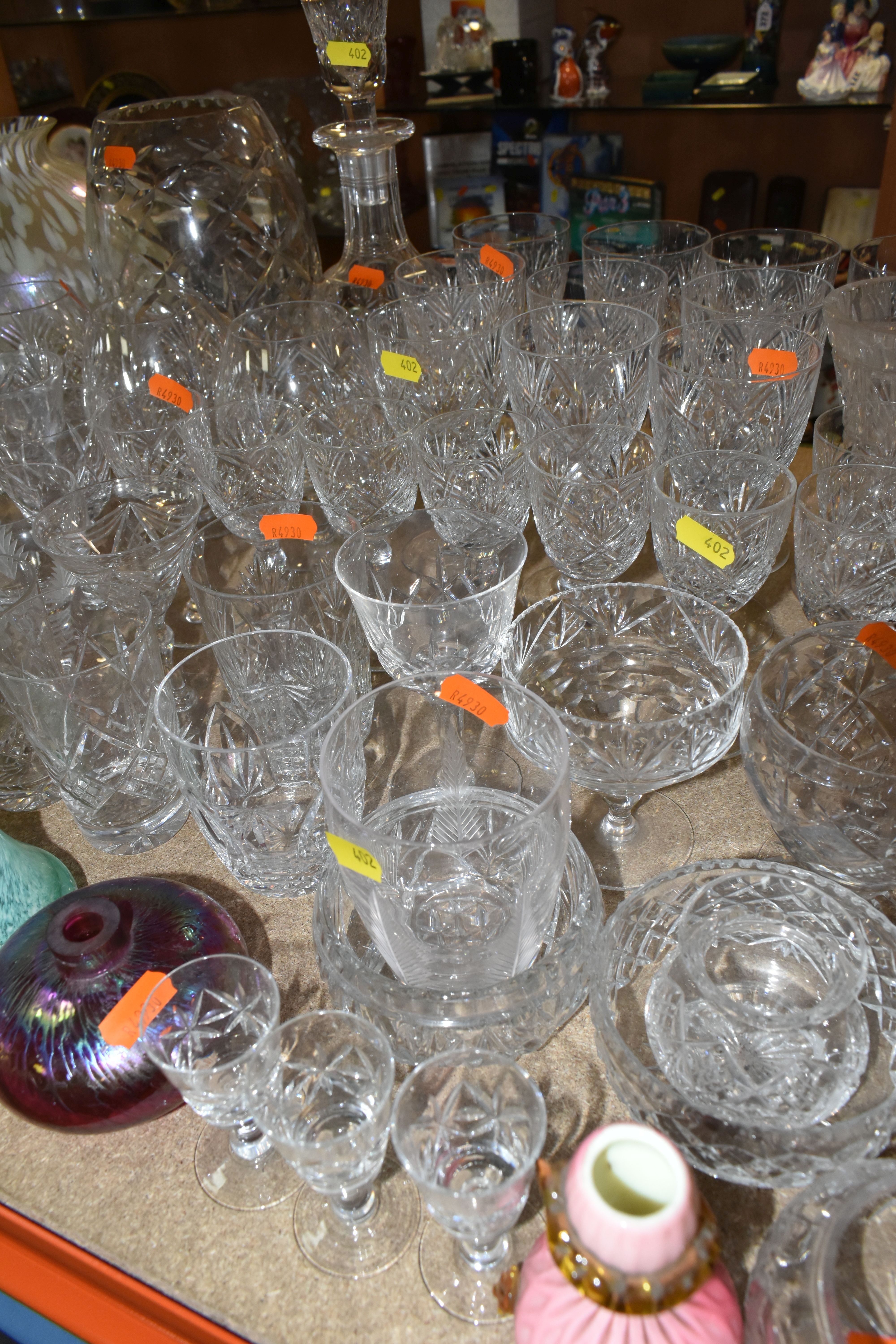 A LARGE SELECTION OF GLASSWARE INCLUDING A WATERFORD CRYSTAL CLOCK, TOGETHER WITH A VARIETY OF - Image 6 of 11