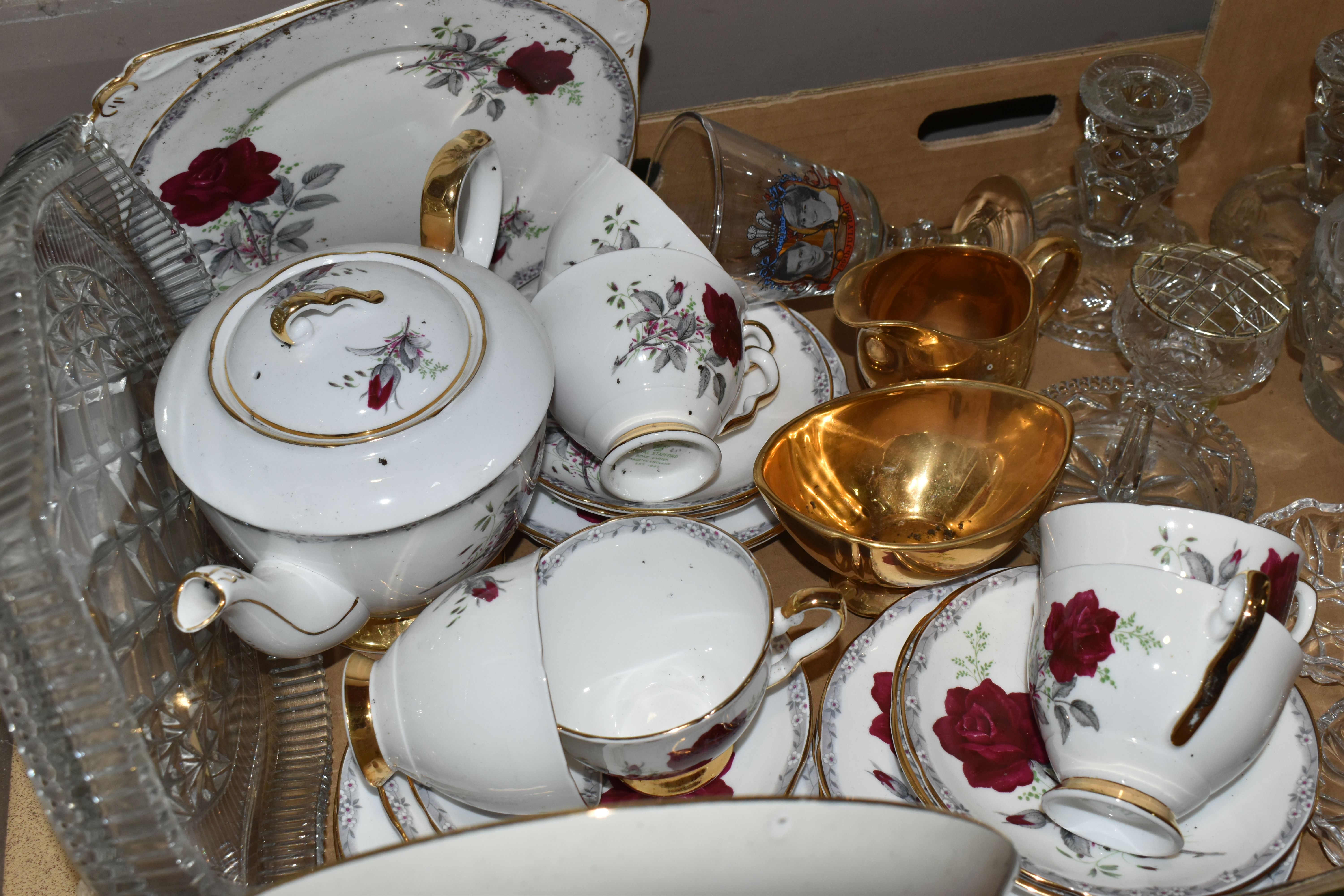 A BOX OF CERAMICS AND GLASS WARE, to include a twenty piece Royal Stafford 'Roses to Remember' tea - Image 3 of 5