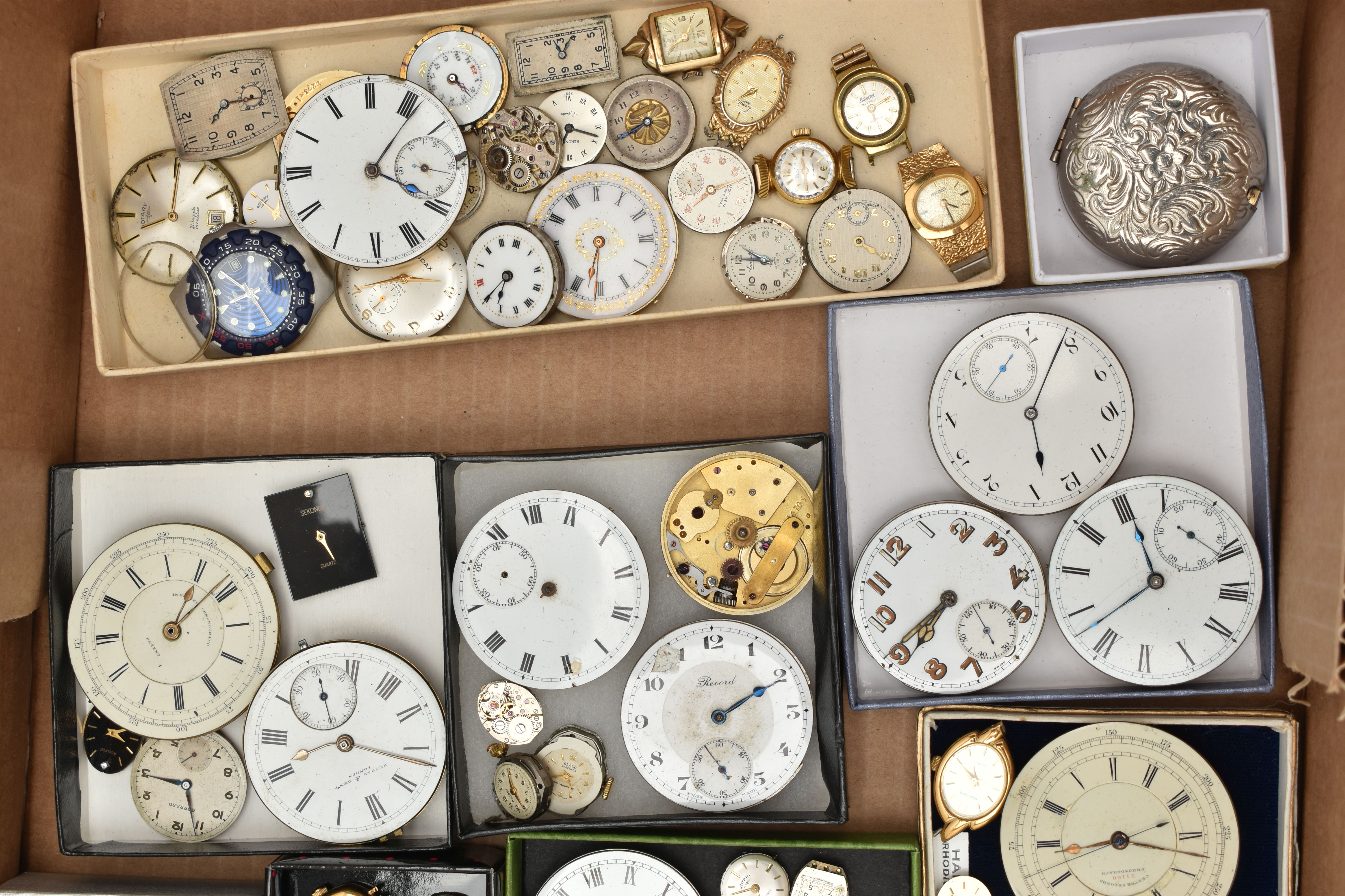 A BOX OF ASSORTED WATCH PARTS, to include a large selection of watch movements, names to include - Bild 4 aus 11