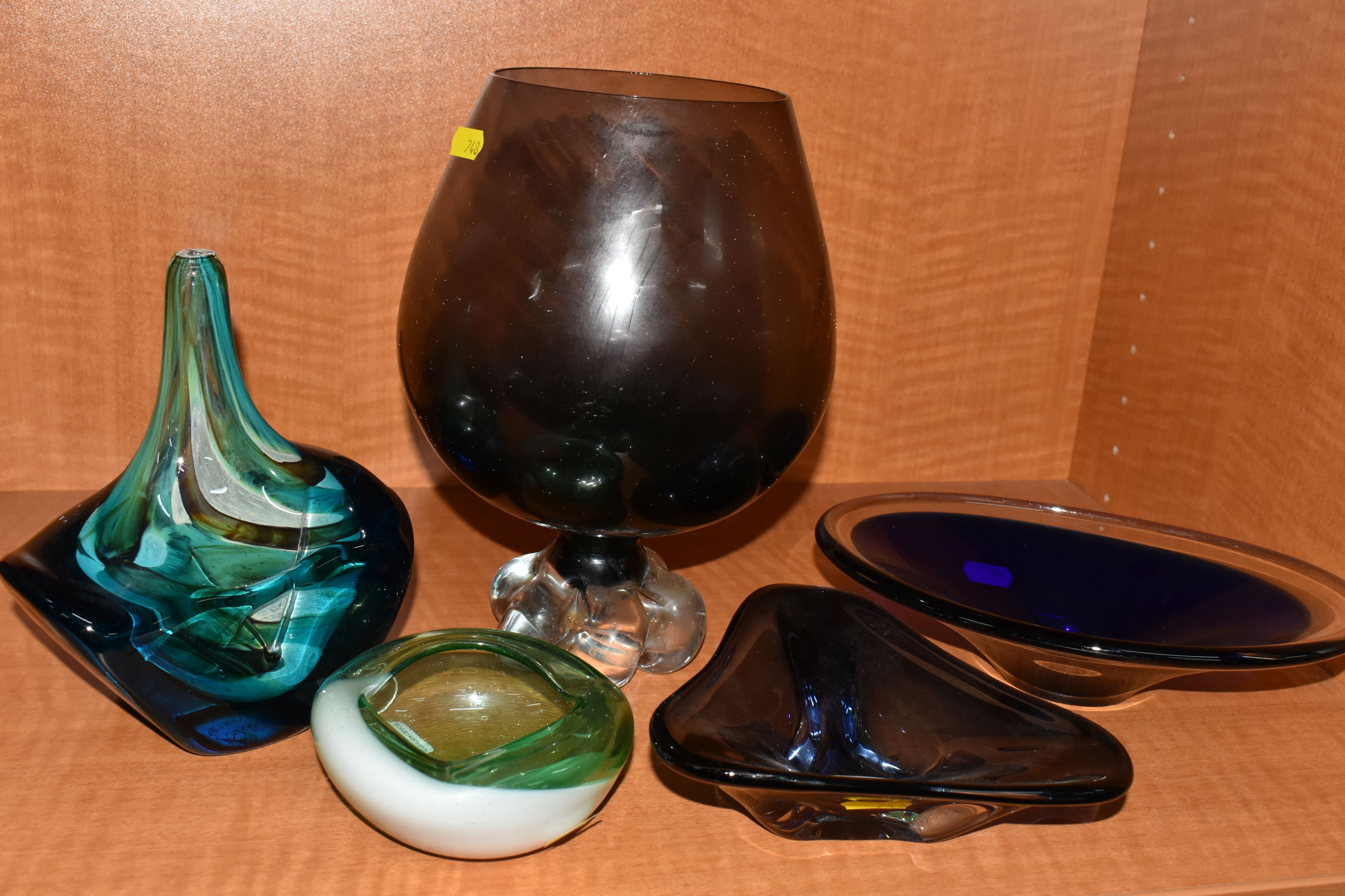 FIVE PIECES OF SECOND HALF 20TH CENTURY COLOURED GLASS, including a Mdina fish vase, dated 1979 to
