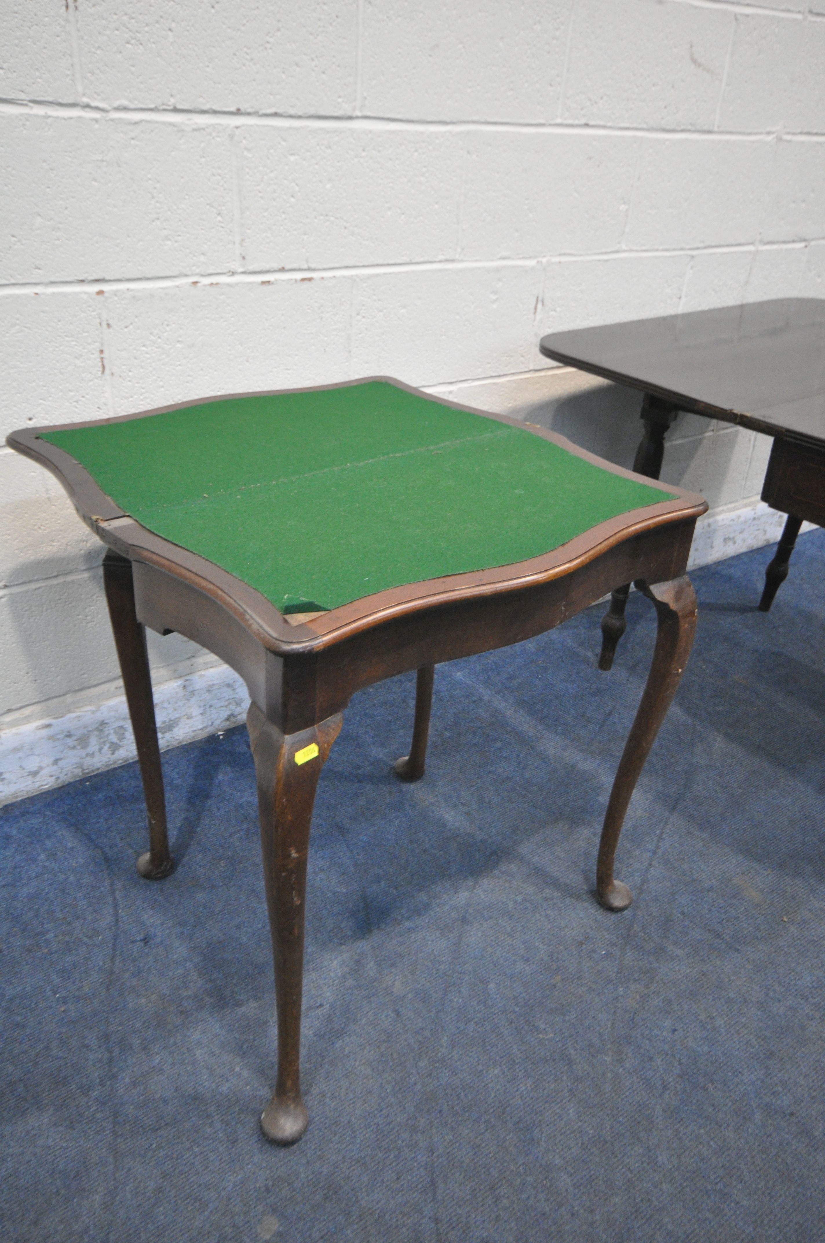 A GEORGIAN MAHOGANY FOLD OVER TEA TABLE, single frieze drawer, on turned legs, width 100cm x depth - Image 5 of 5