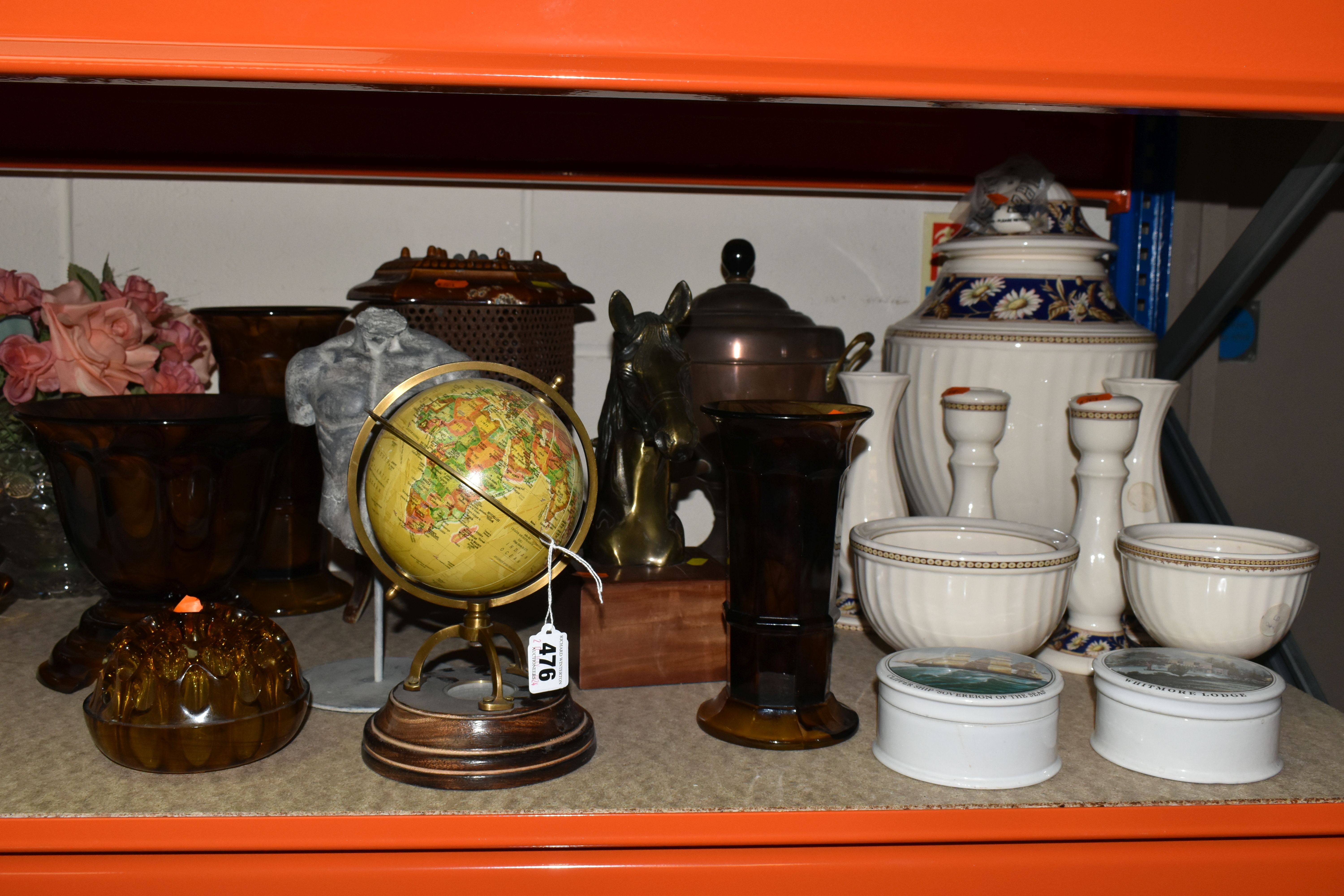 A GROUP OF CERAMICS, GLASS, METALWARE AND SUNDRY ITEMS, to include four pieces of amber/brown