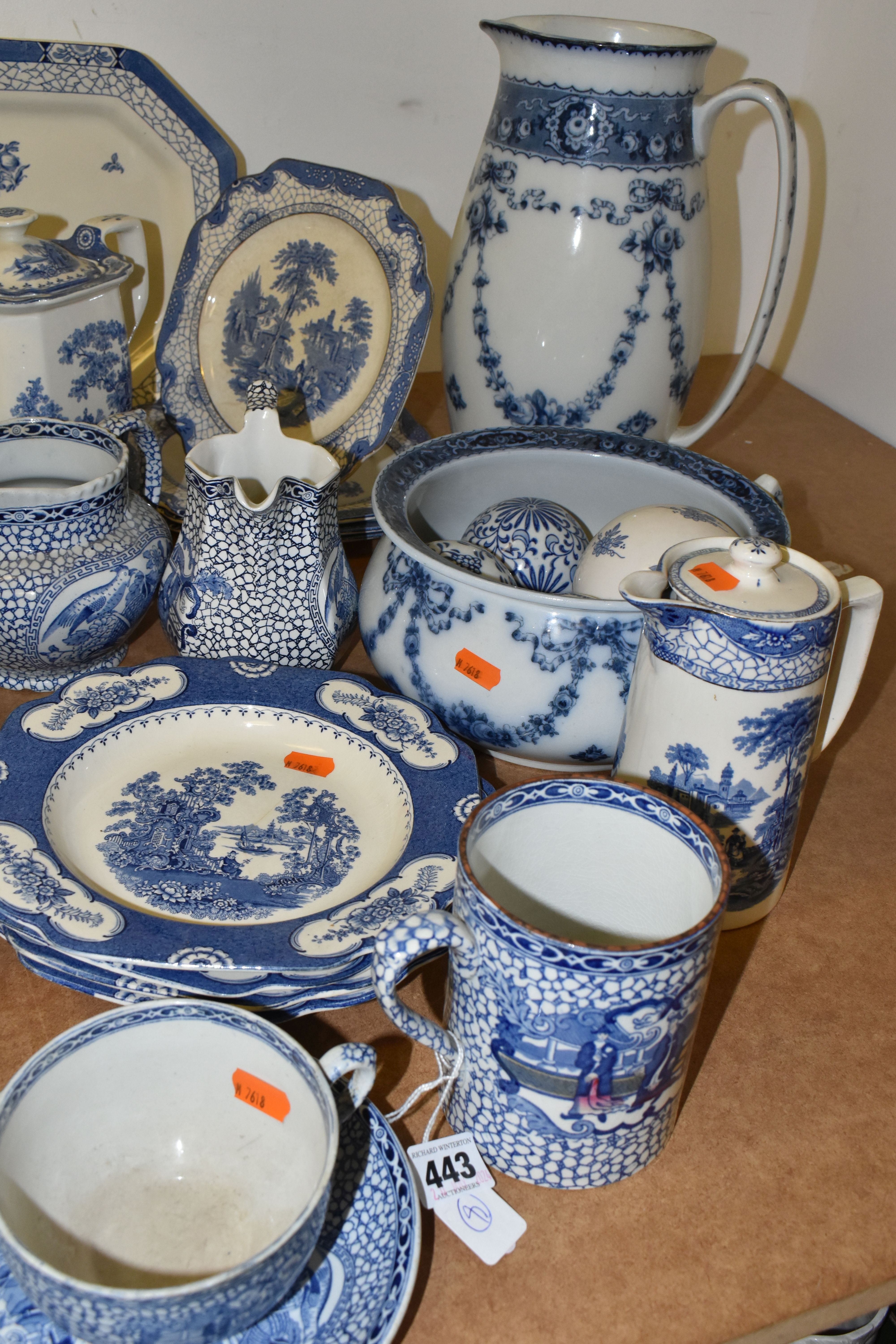 A LARGE QUANTITY OF 'ADAMS' IRONSTONE IN TRADITIONAL BLUE AND WHITE ORIENTAL DESIGNS AND A DINNER - Image 2 of 8