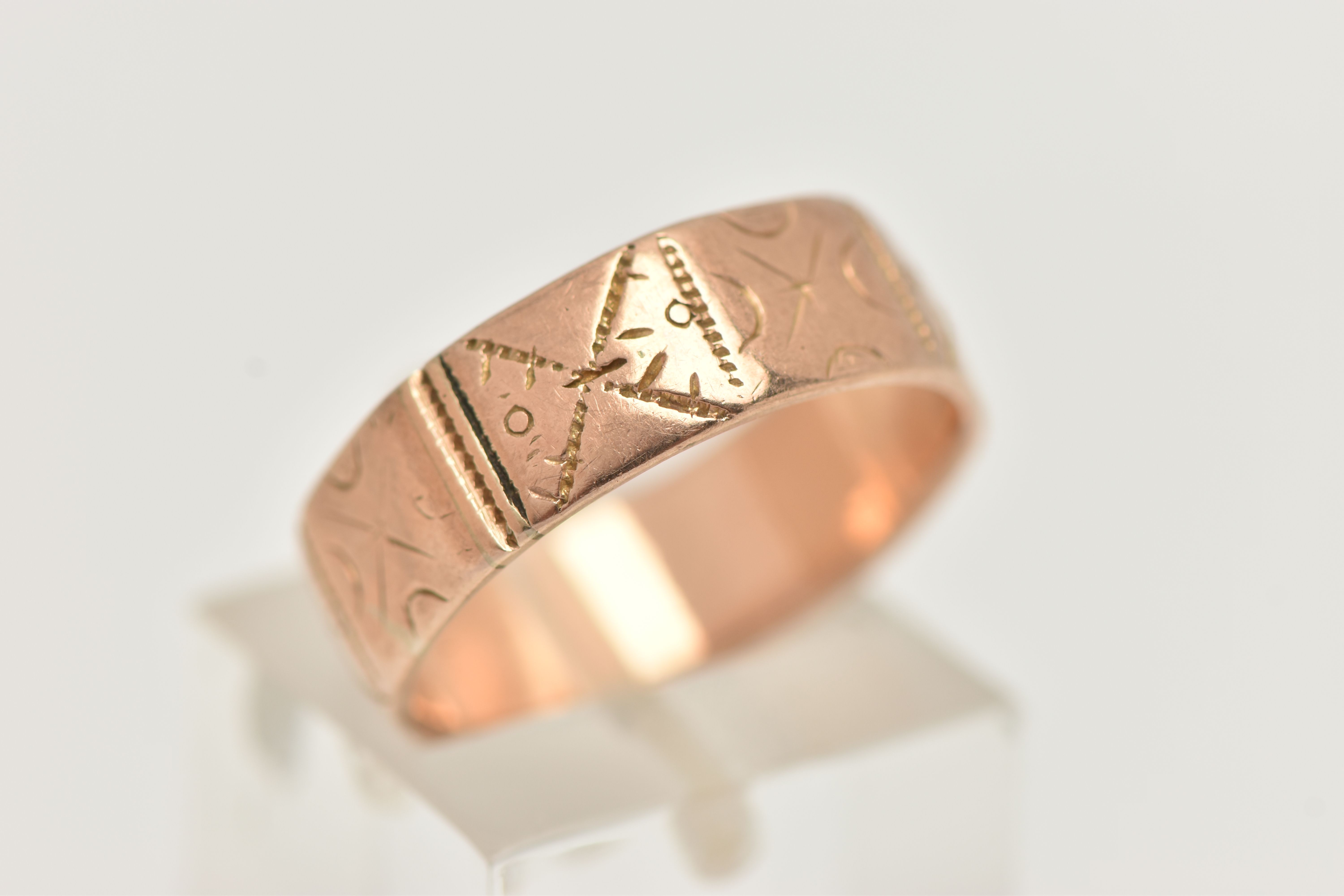 A LATE VICTORIAN, 9CT ROSE GOLD TEXTURED WIDE BAND, approximate band width 6.4mm, engraved - Image 4 of 4