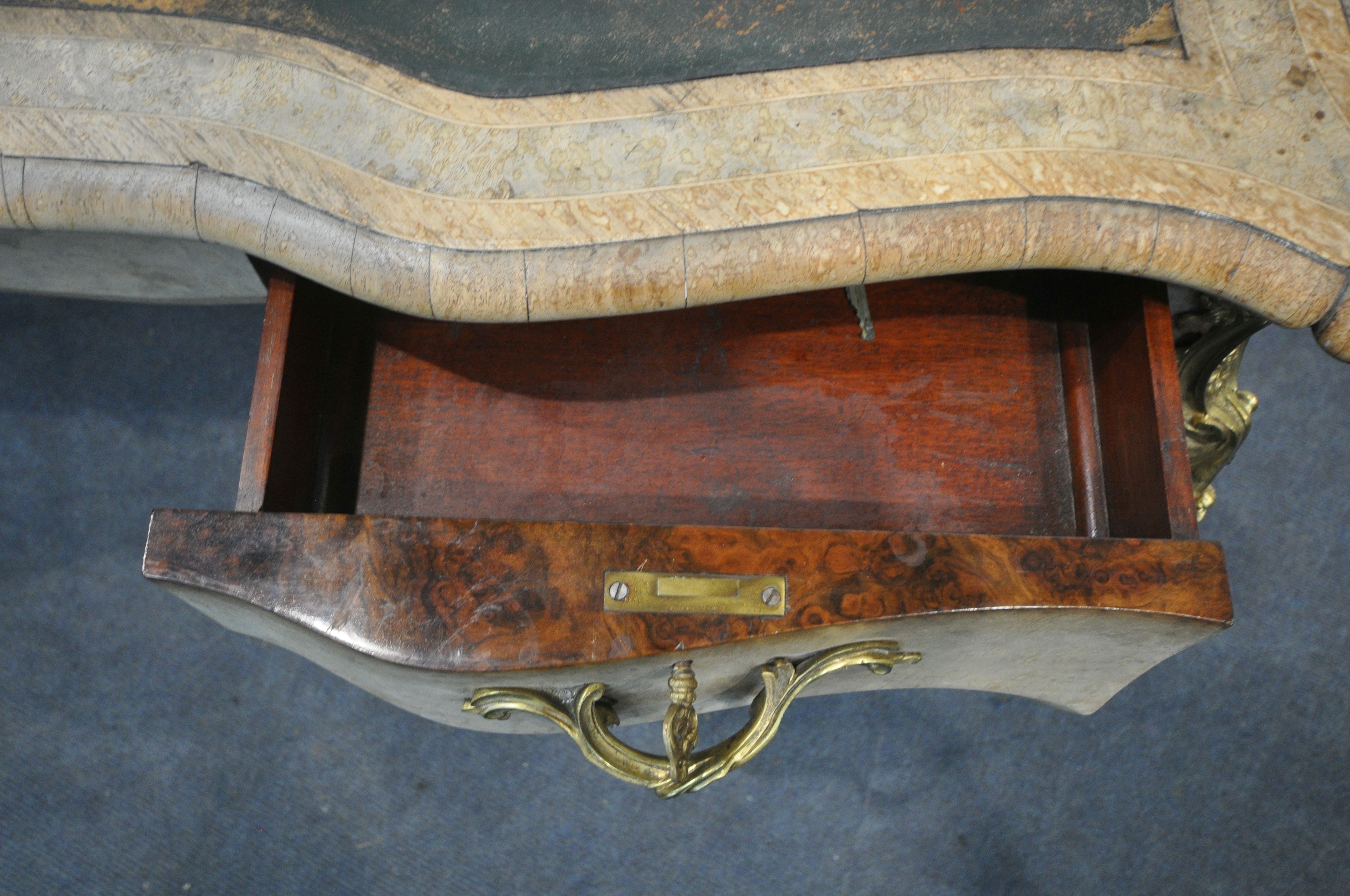 A LOUIS XVI STYLE BURR WALNUT AND CROSSBANDED SERPENTINE WRITING TABLE, green leather writing - Image 7 of 9