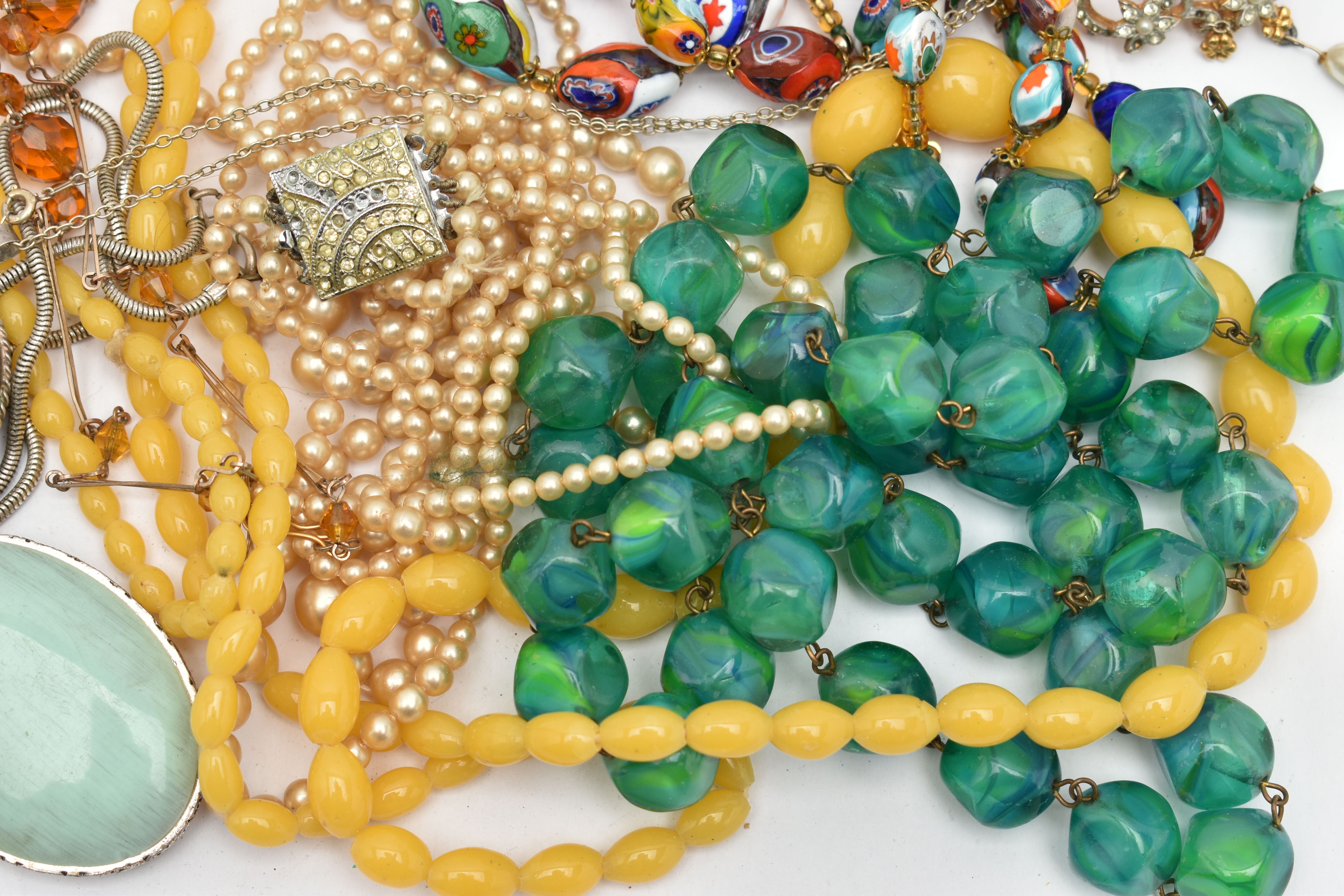 A BAG OF ASSORTED COSTUME JEWELLERY, to include a glass millefiori bead necklace, graduated oval - Image 4 of 4